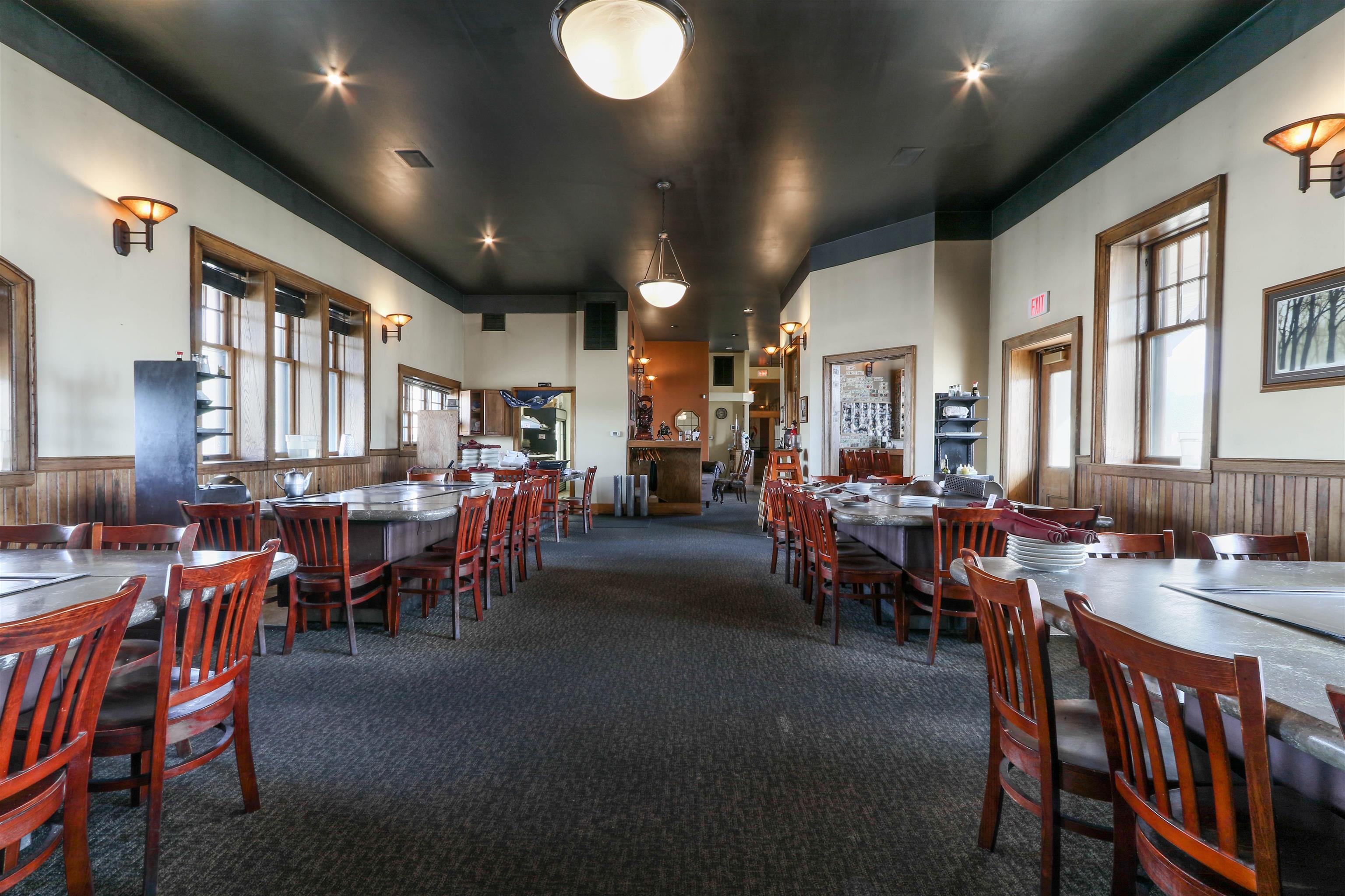 112 E VETERANS PARKWAY, Marshfield, Wisconsin 54449, ,Commercial/industrial,For Sale,112 E VETERANS PARKWAY,22202565