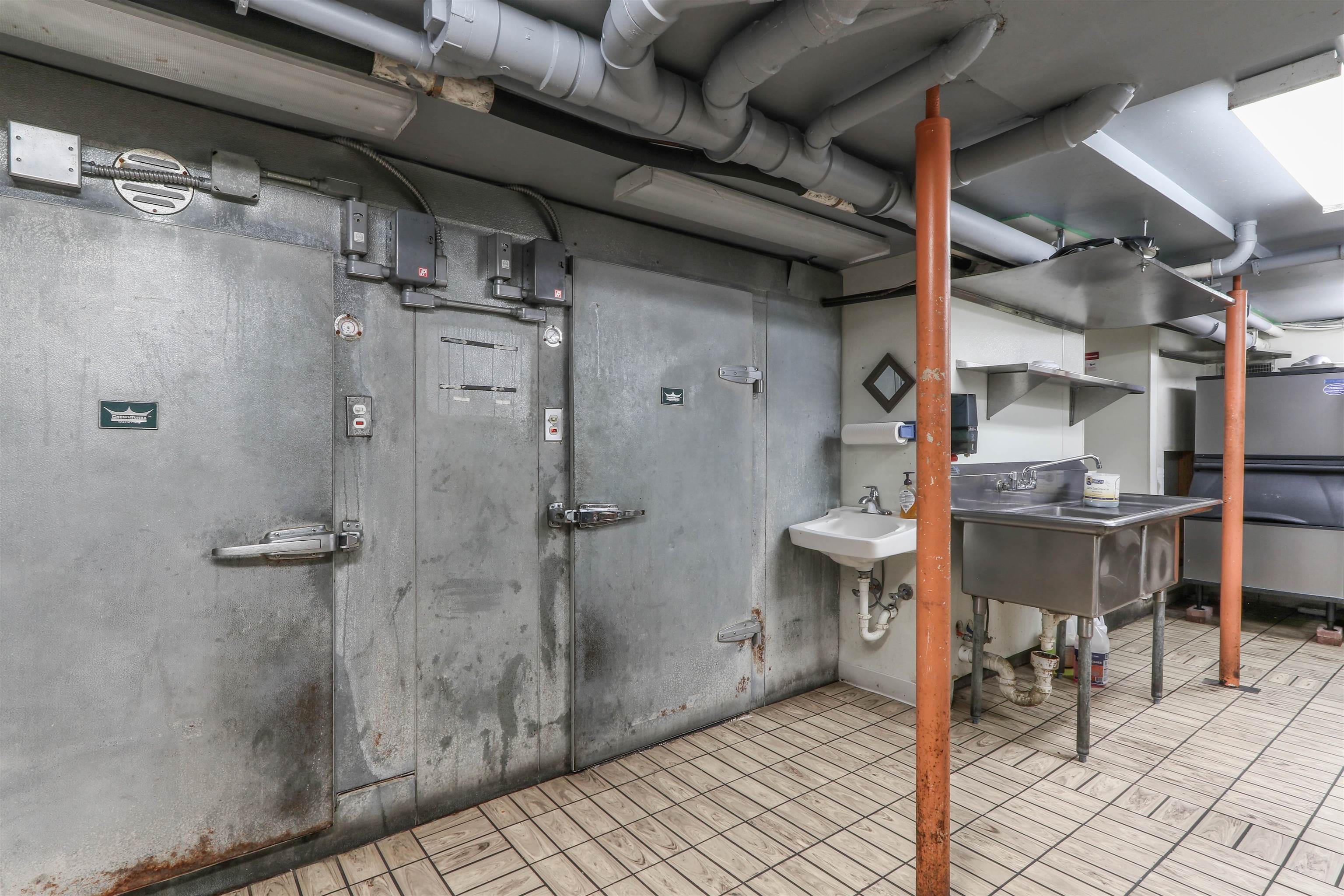 112 E VETERANS PARKWAY, Marshfield, Wisconsin 54449, ,Commercial/industrial,For Sale,112 E VETERANS PARKWAY,22202565