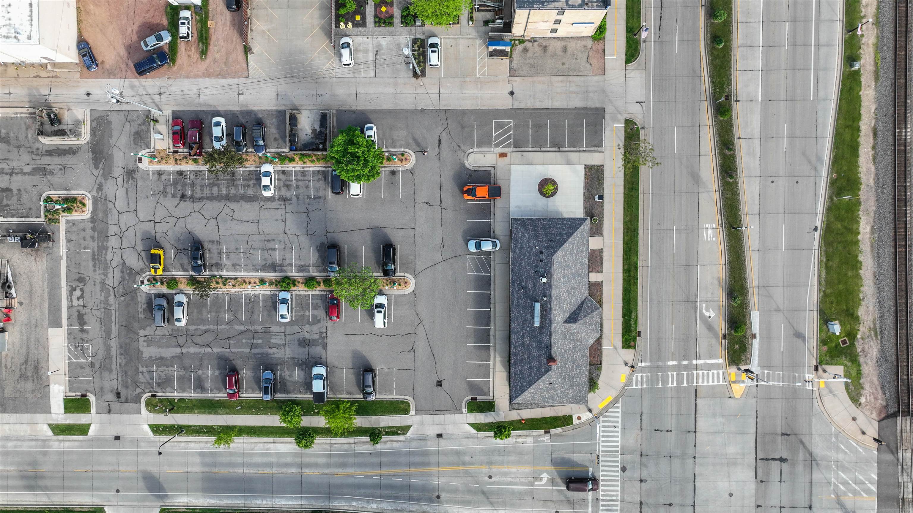 112 E VETERANS PARKWAY, Marshfield, Wisconsin 54449, ,Commercial/industrial,For Sale,112 E VETERANS PARKWAY,22202565