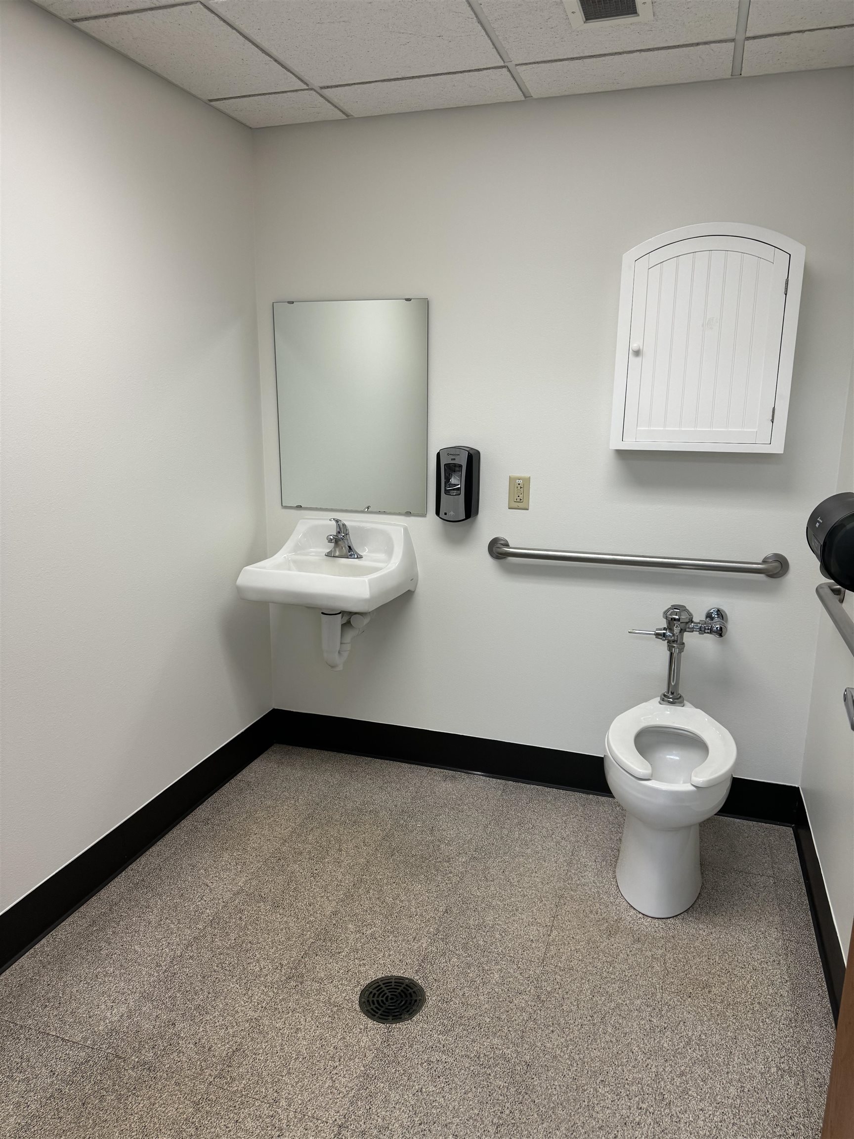 327 N 17TH AVENUE, Wausau, Wisconsin 54401, ,Commercial/industrial,For Rent,327 N 17TH AVENUE,22402590