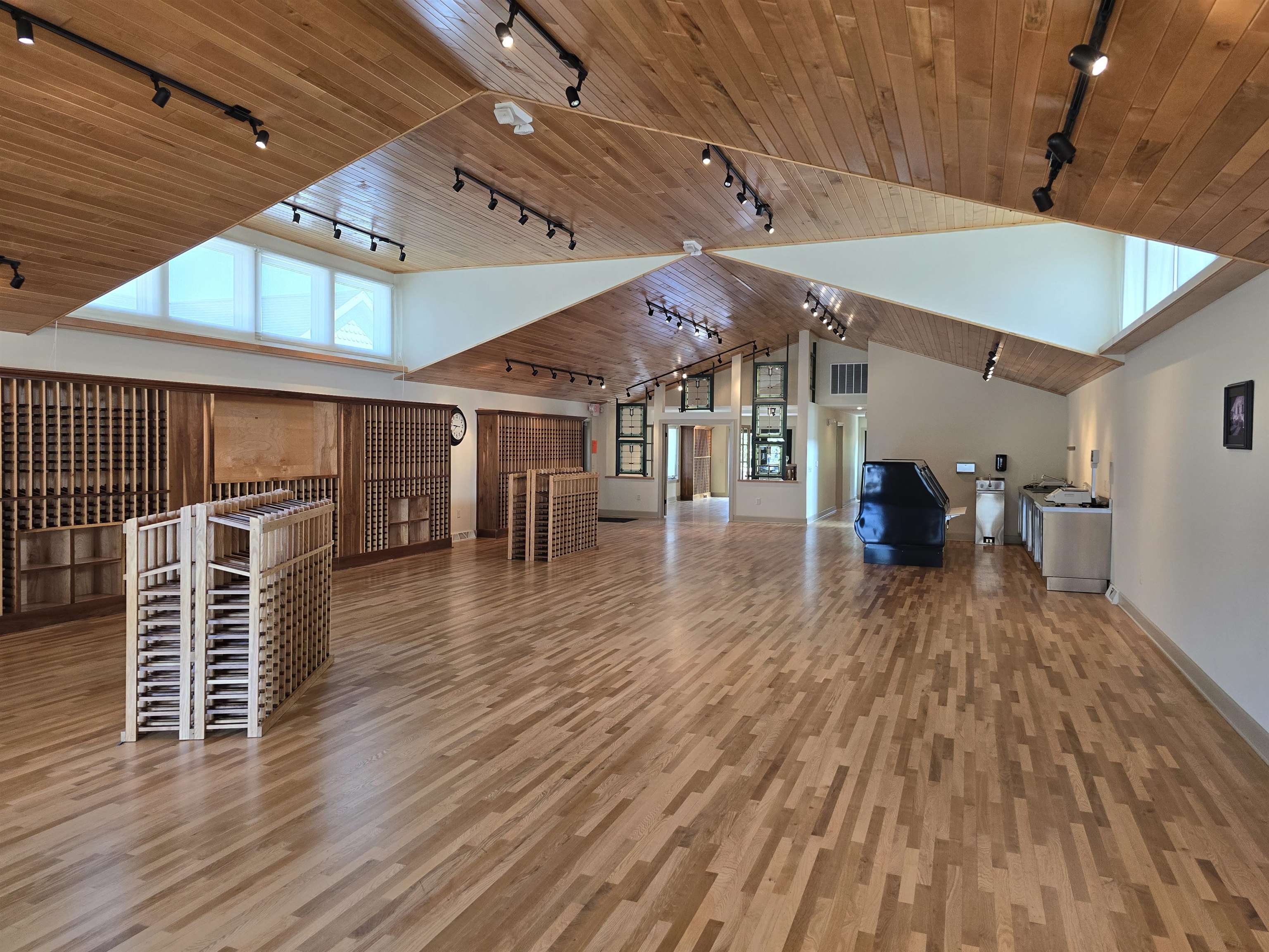 113 W 6TH STREET, Marshfield, Wisconsin 54449, ,Commercial/industrial,For Sale,113 W 6TH STREET,22403877