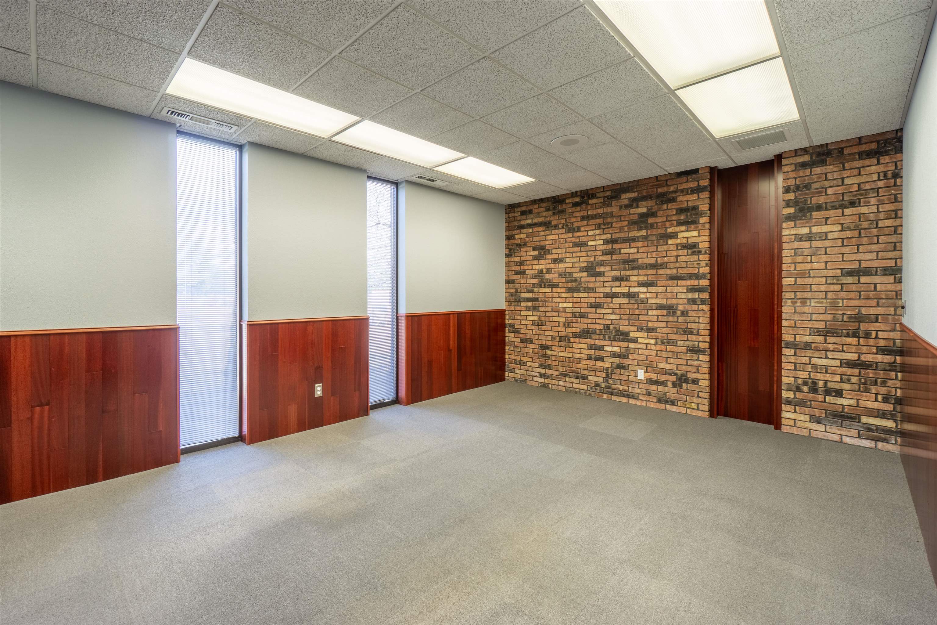 1818 GRAND AVENUE, Wausau, Wisconsin 54403, ,Commercial/industrial,For Sale,1818 GRAND AVENUE,22404127