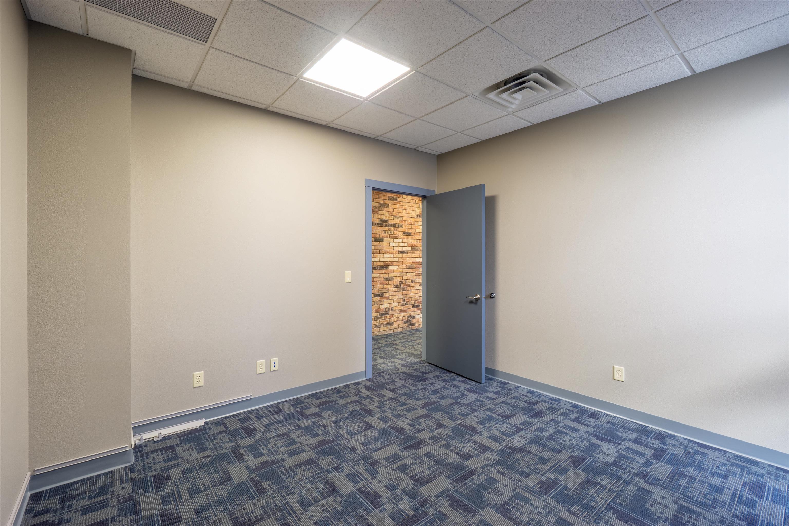 1818 GRAND AVENUE, Wausau, Wisconsin 54403, ,Commercial/industrial,For Sale,1818 GRAND AVENUE,22404127