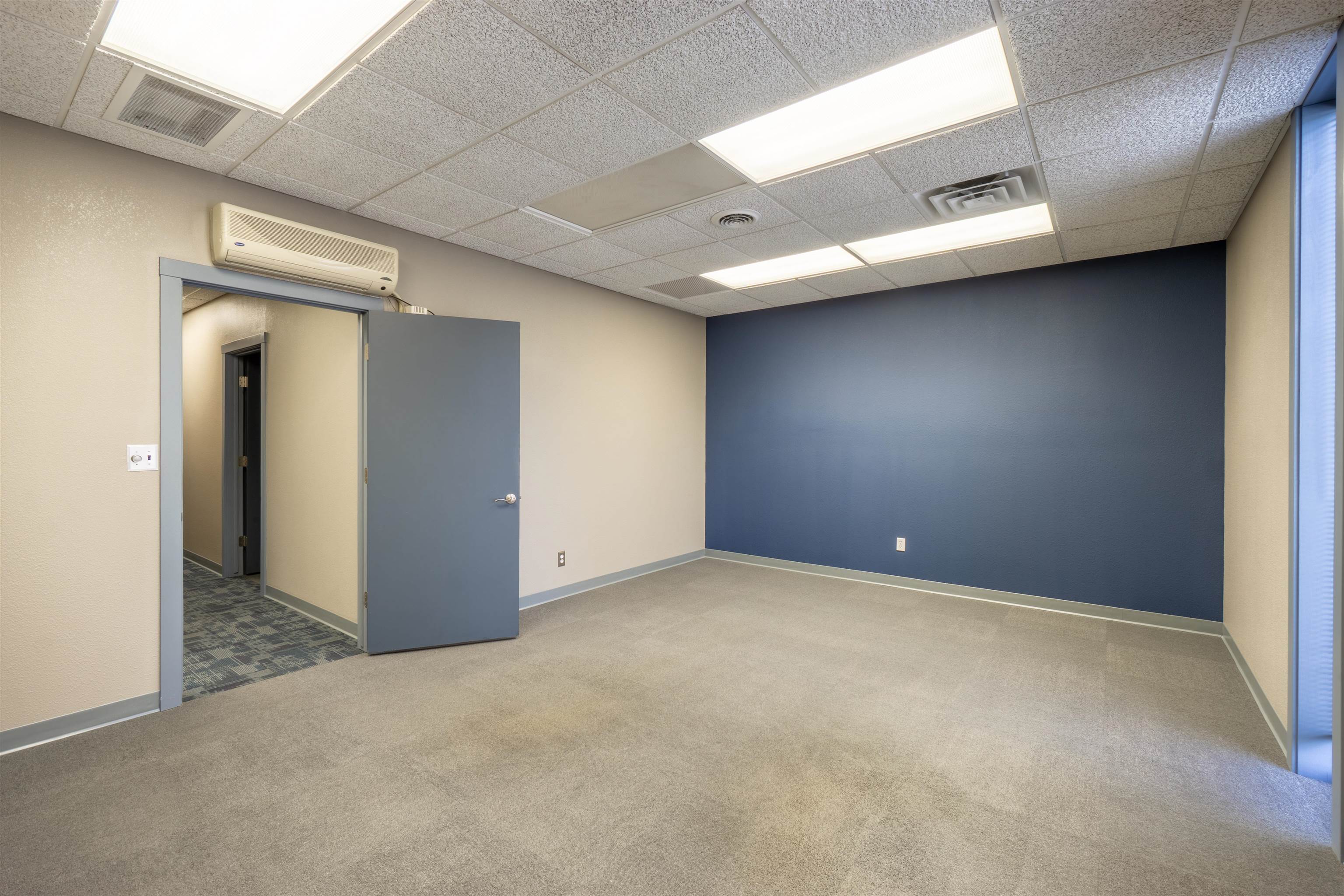 1818 GRAND AVENUE, Wausau, Wisconsin 54403, ,Commercial/industrial,For Sale,1818 GRAND AVENUE,22404127