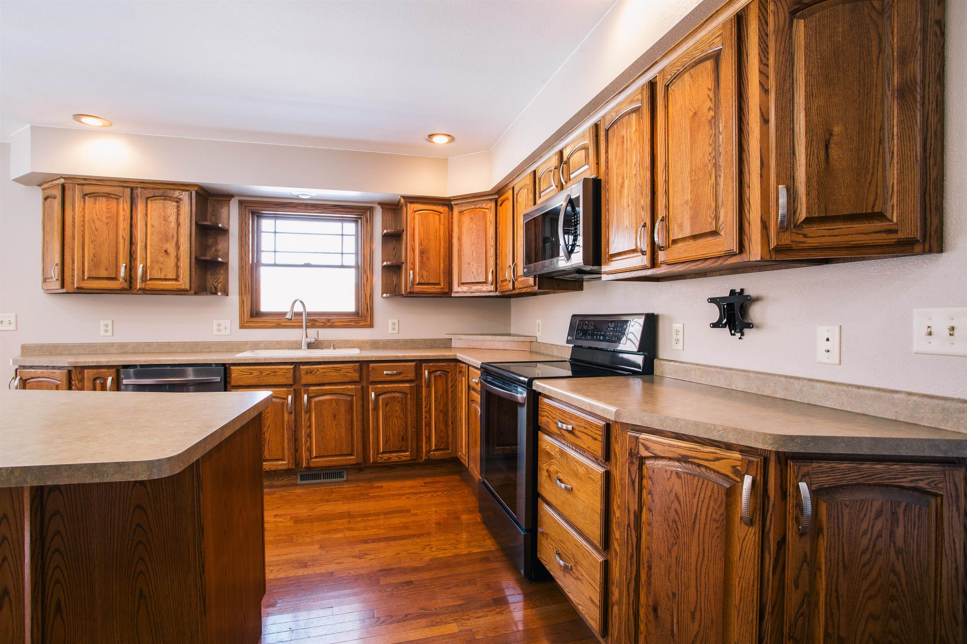 N8296 RIVER AVENUE, Greenwood, Wisconsin 54437, 5 Bedrooms Bedrooms, ,2 BathroomsBathrooms,Residential,For Sale,N8296 RIVER AVENUE,22500446