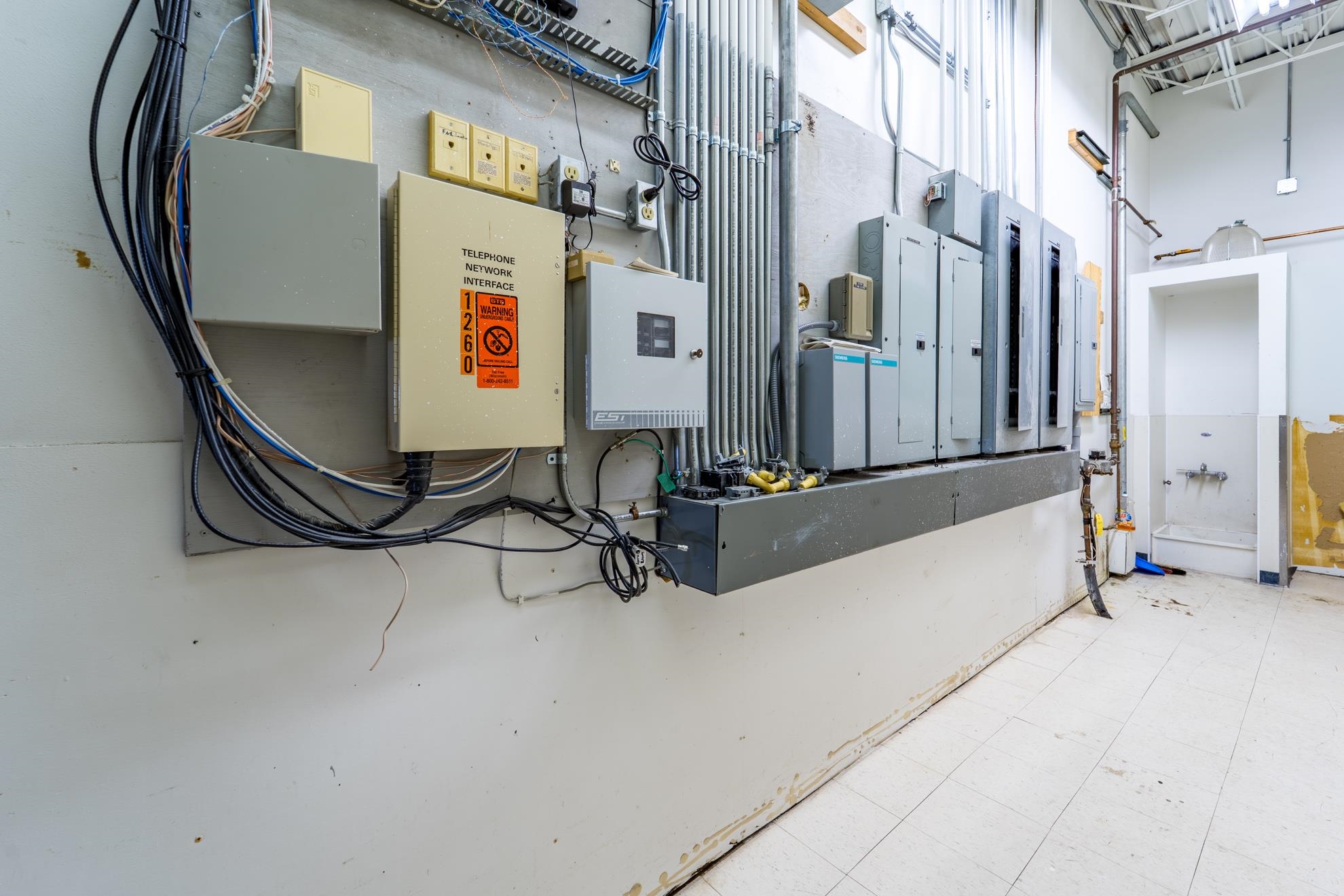 2215 GRAND AVENUE, Wausau, Wisconsin 54403, ,Commercial/industrial,For Rent,2215 GRAND AVENUE,22500583