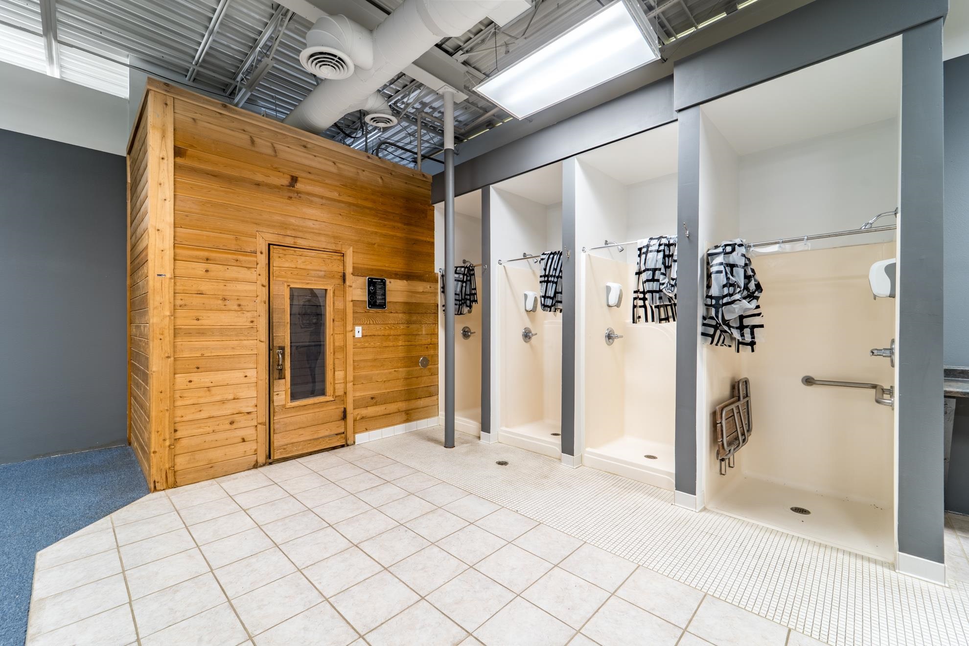 2215 GRAND AVENUE, Wausau, Wisconsin 54403, ,Commercial/industrial,For Rent,2215 GRAND AVENUE,22500583