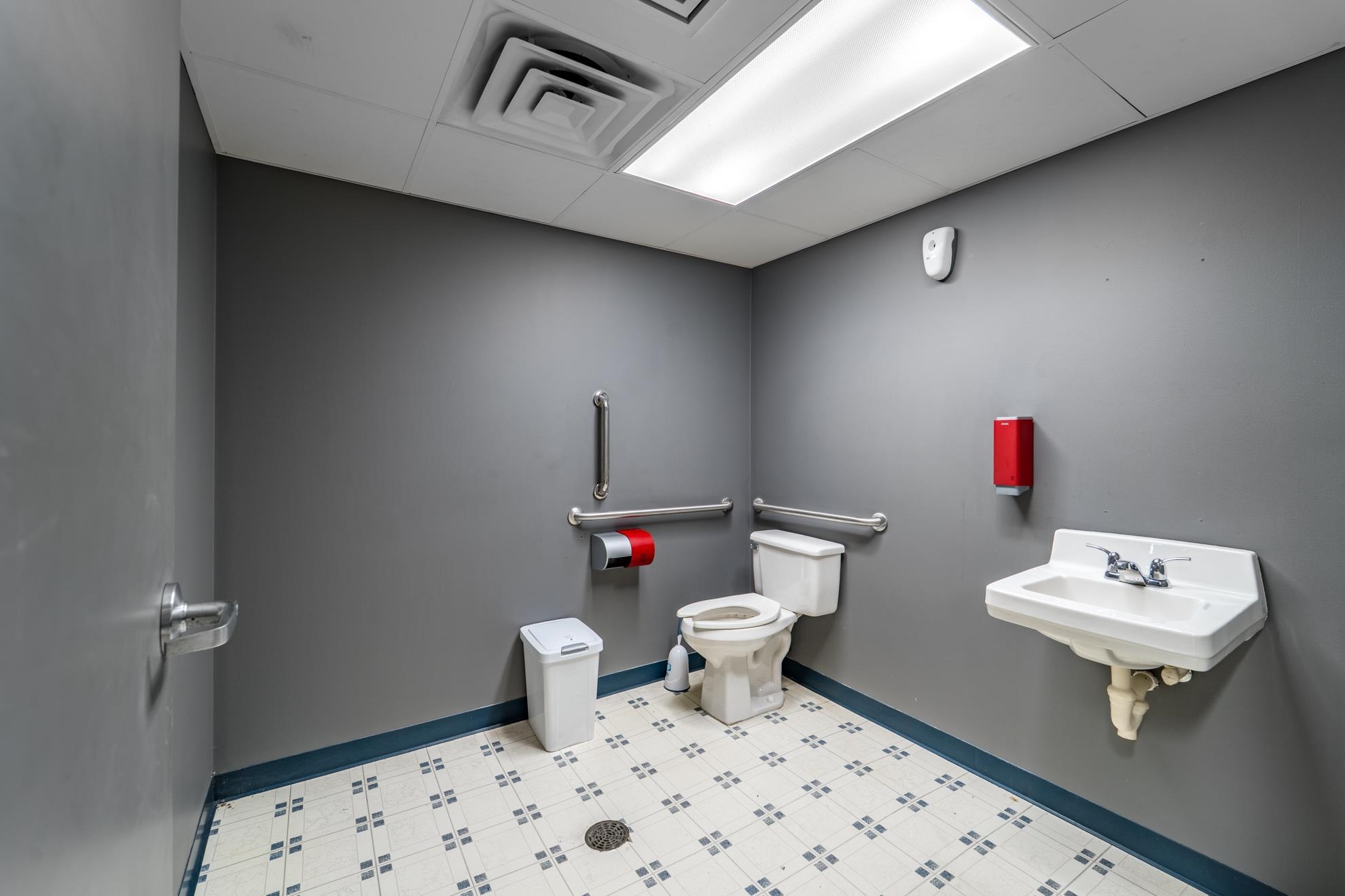 2215 GRAND AVENUE, Wausau, Wisconsin 54403, ,Commercial/industrial,For Rent,2215 GRAND AVENUE,22500583