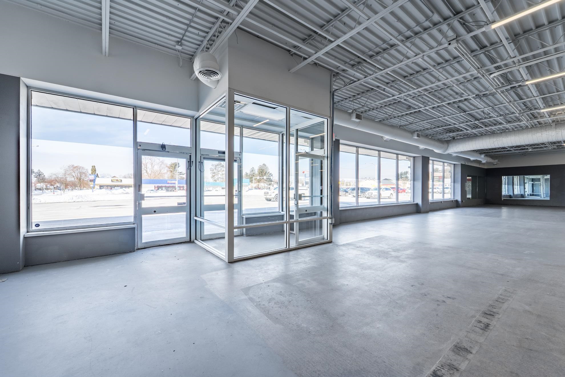 2215 GRAND AVENUE, Wausau, Wisconsin 54403, ,Commercial/industrial,For Rent,2215 GRAND AVENUE,22500583