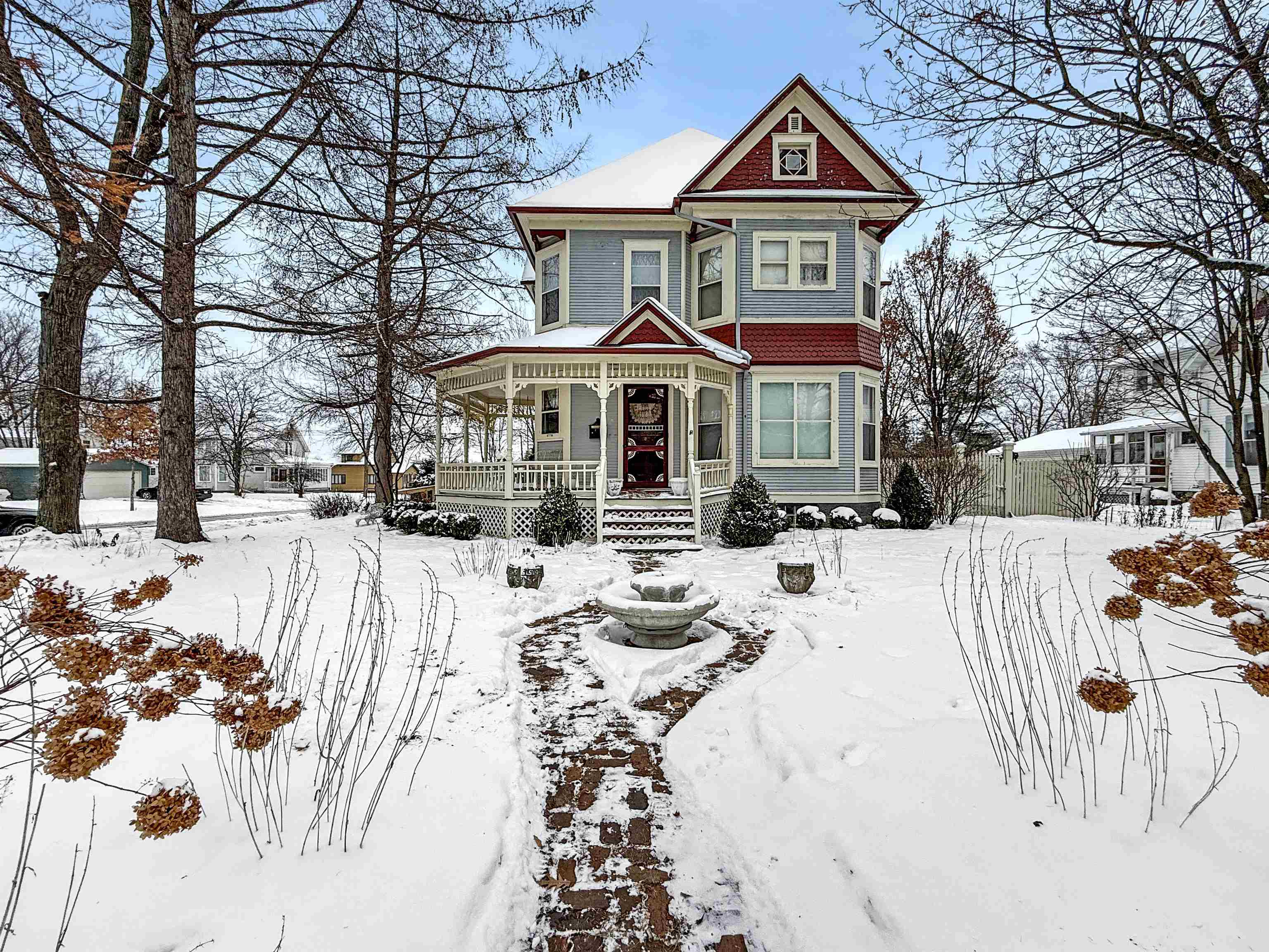 201 S VINE AVENUE, Marshfield, Wisconsin 54449, 5 Bedrooms Bedrooms, ,2 BathroomsBathrooms,Residential,For Sale,201 S VINE AVENUE,22500928