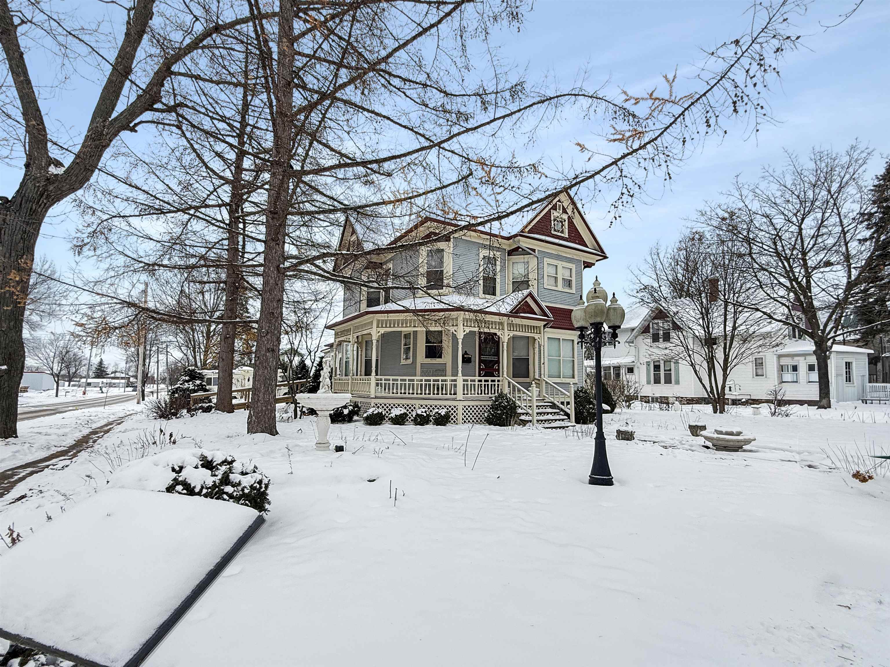 201 S VINE AVENUE, Marshfield, Wisconsin 54449, 5 Bedrooms Bedrooms, ,2 BathroomsBathrooms,Residential,For Sale,201 S VINE AVENUE,22500928