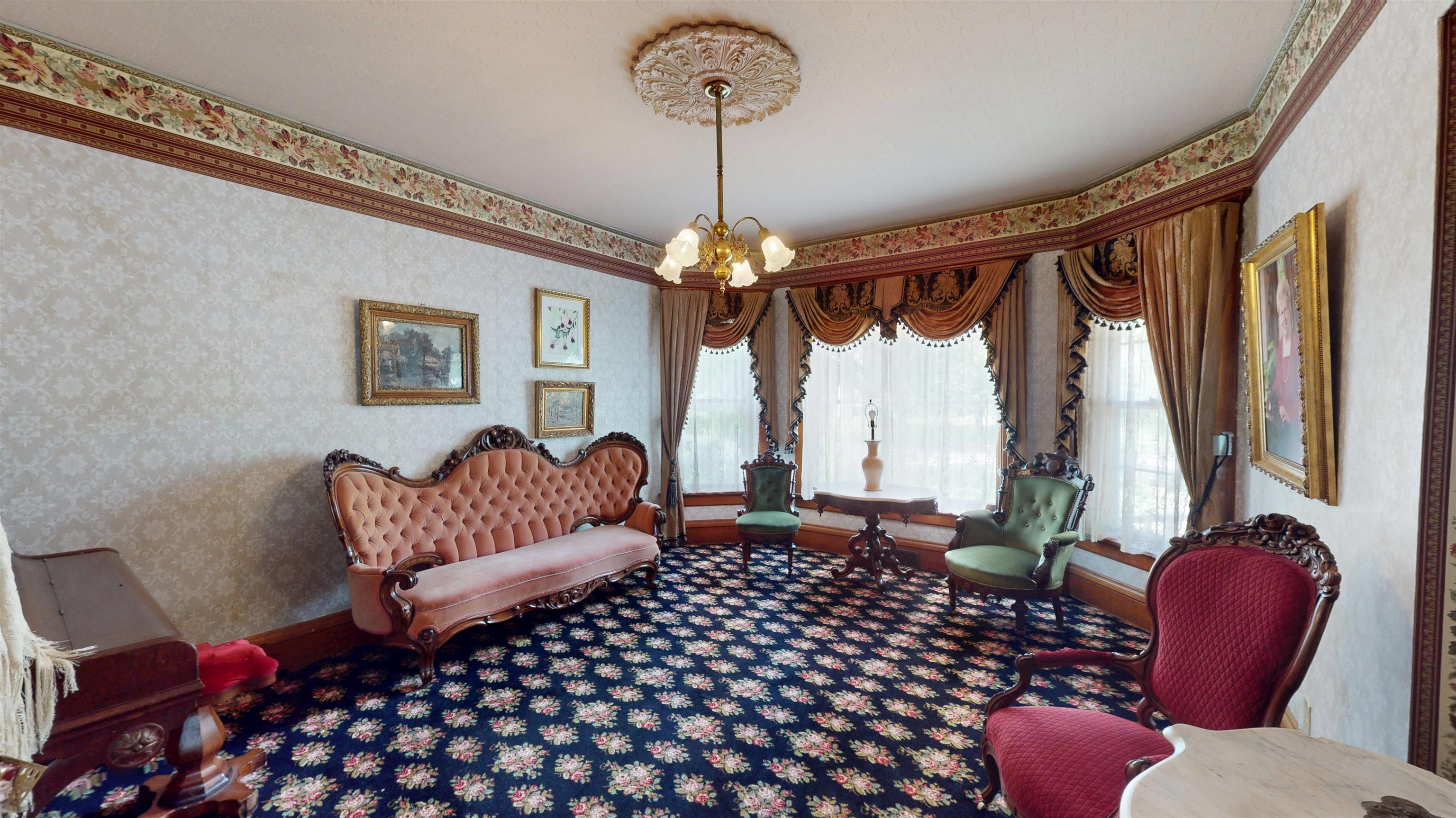 201 S VINE AVENUE, Marshfield, Wisconsin 54449, 5 Bedrooms Bedrooms, ,2 BathroomsBathrooms,Residential,For Sale,201 S VINE AVENUE,22500928