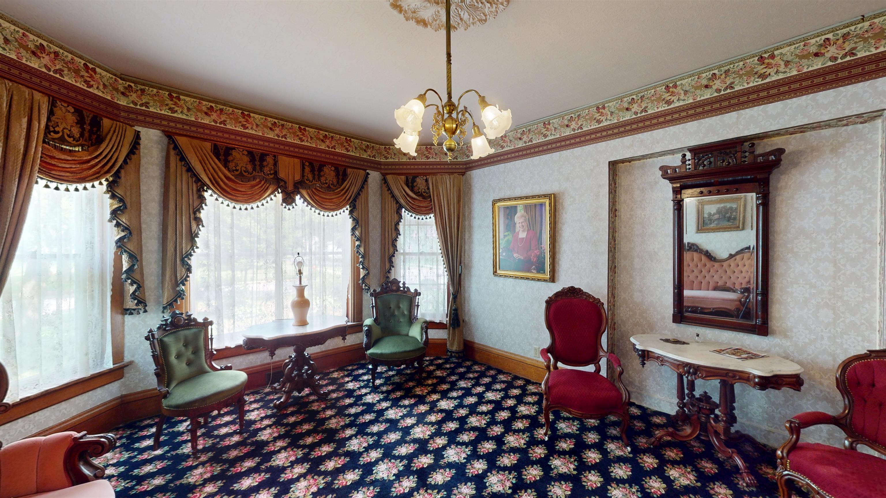 201 S VINE AVENUE, Marshfield, Wisconsin 54449, 5 Bedrooms Bedrooms, ,2 BathroomsBathrooms,Residential,For Sale,201 S VINE AVENUE,22500928