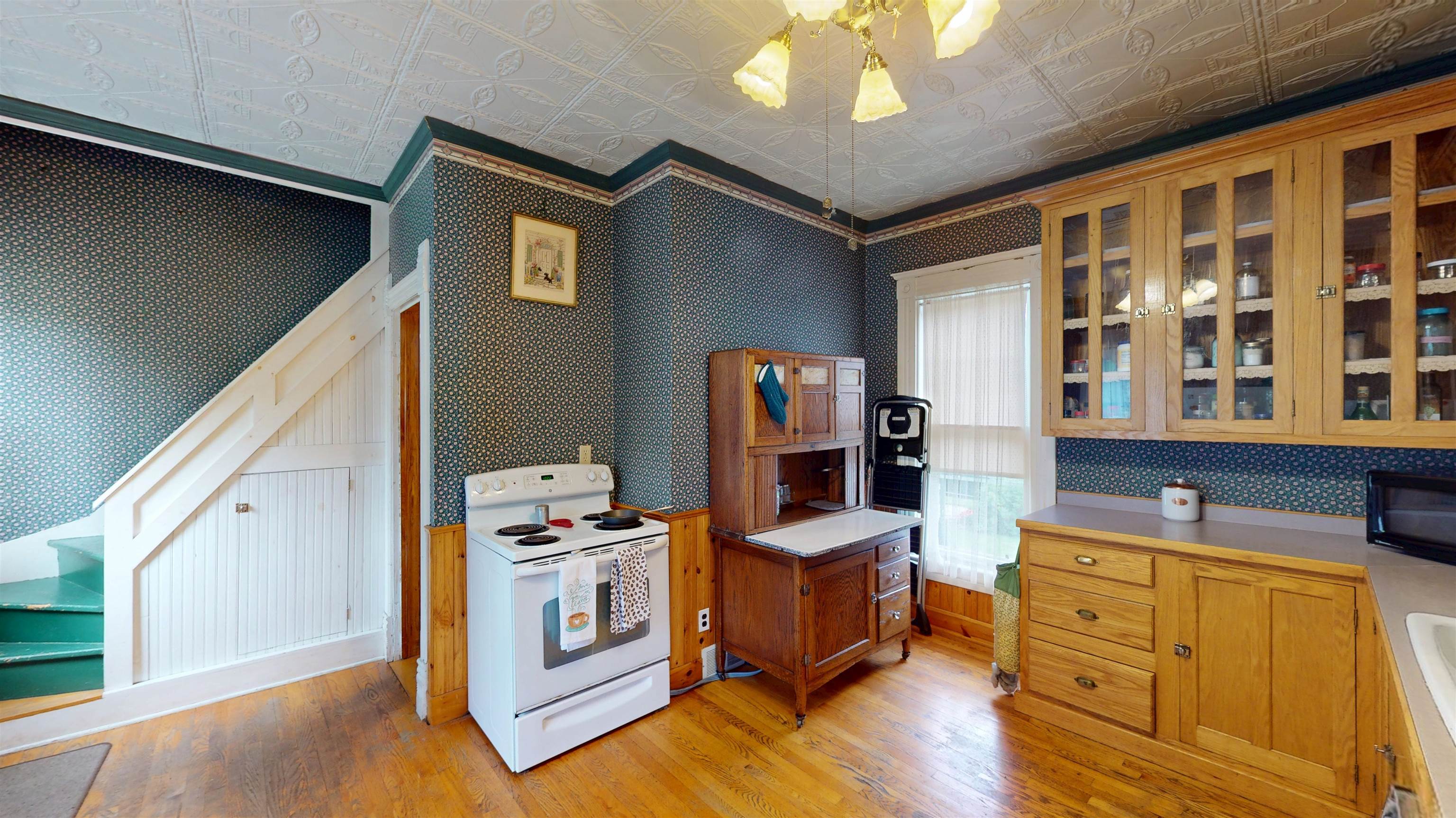 201 S VINE AVENUE, Marshfield, Wisconsin 54449, 5 Bedrooms Bedrooms, ,2 BathroomsBathrooms,Residential,For Sale,201 S VINE AVENUE,22500928