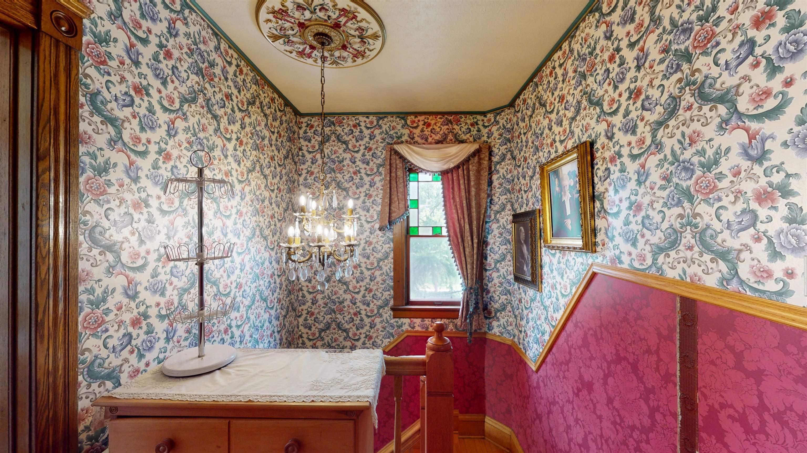 201 S VINE AVENUE, Marshfield, Wisconsin 54449, 5 Bedrooms Bedrooms, ,2 BathroomsBathrooms,Residential,For Sale,201 S VINE AVENUE,22500928