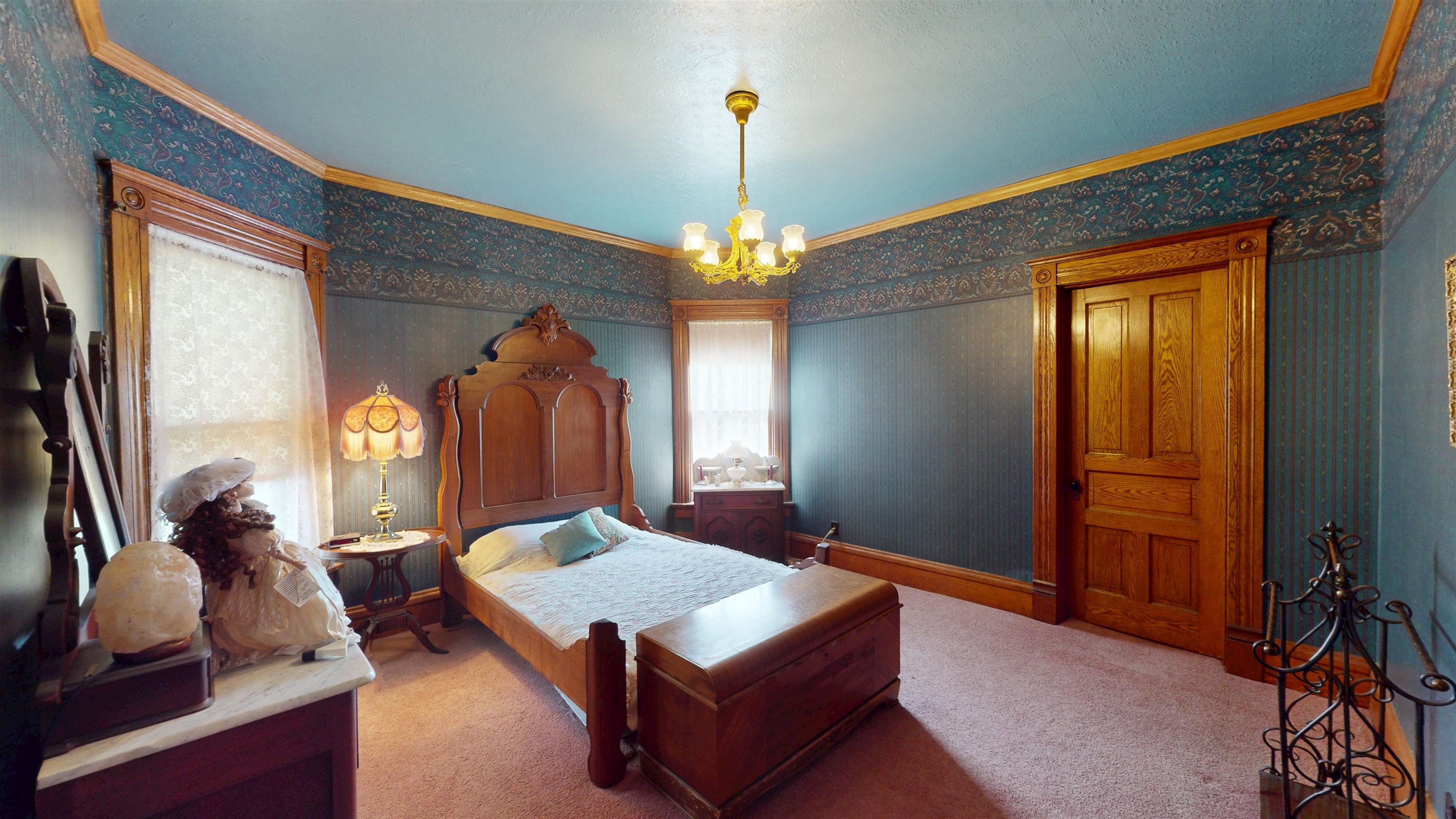 201 S VINE AVENUE, Marshfield, Wisconsin 54449, 5 Bedrooms Bedrooms, ,2 BathroomsBathrooms,Residential,For Sale,201 S VINE AVENUE,22500928