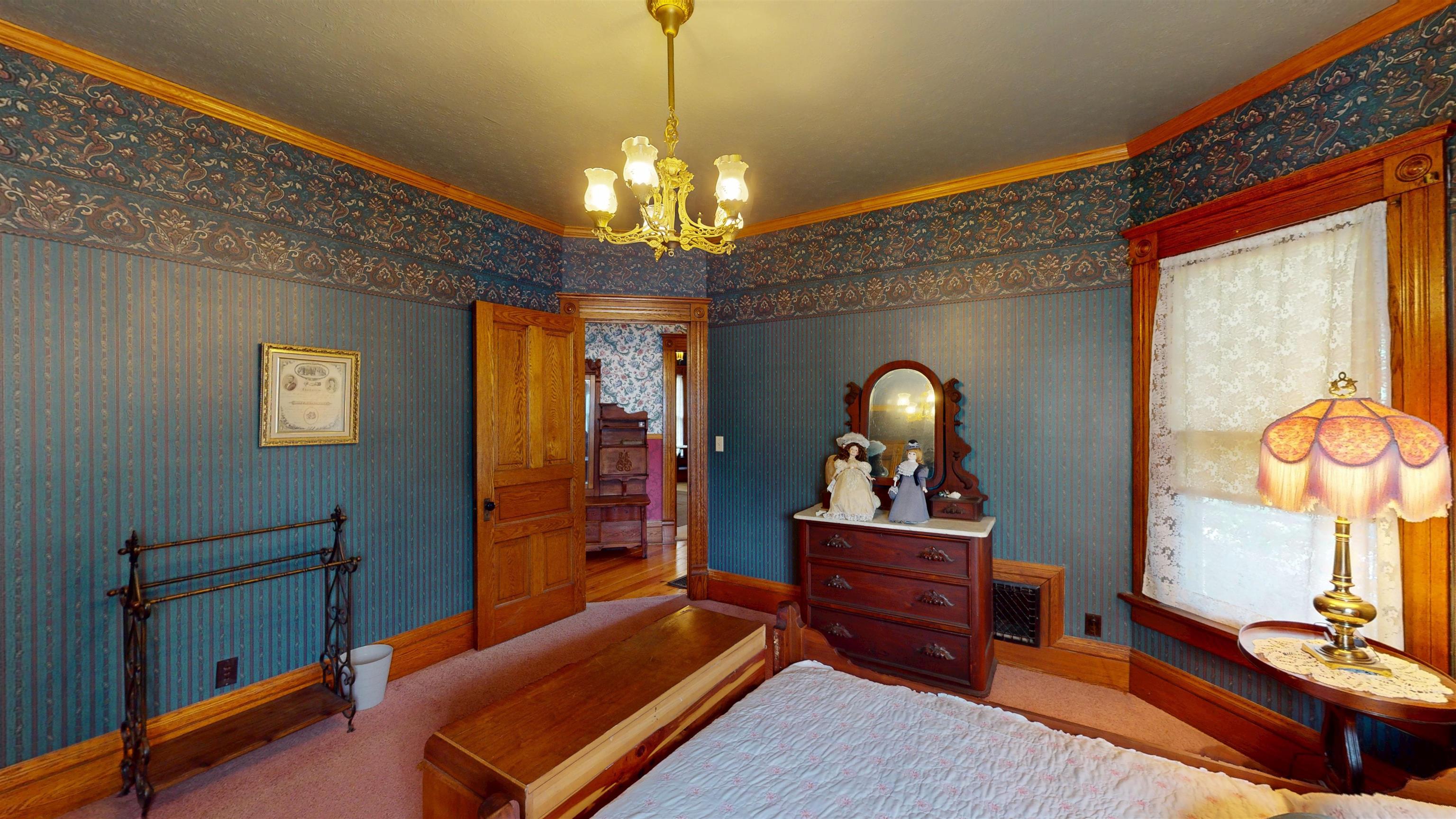 201 S VINE AVENUE, Marshfield, Wisconsin 54449, 5 Bedrooms Bedrooms, ,2 BathroomsBathrooms,Residential,For Sale,201 S VINE AVENUE,22500928