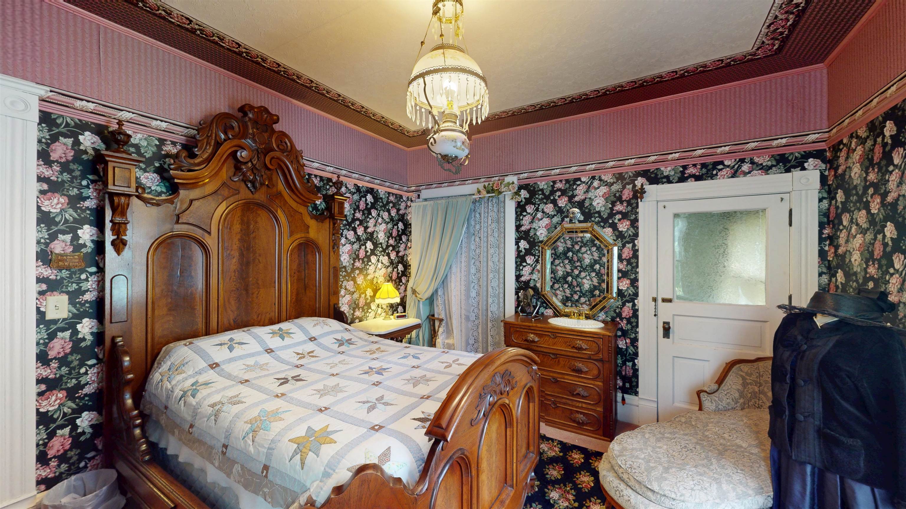 201 S VINE AVENUE, Marshfield, Wisconsin 54449, 5 Bedrooms Bedrooms, ,2 BathroomsBathrooms,Residential,For Sale,201 S VINE AVENUE,22500928