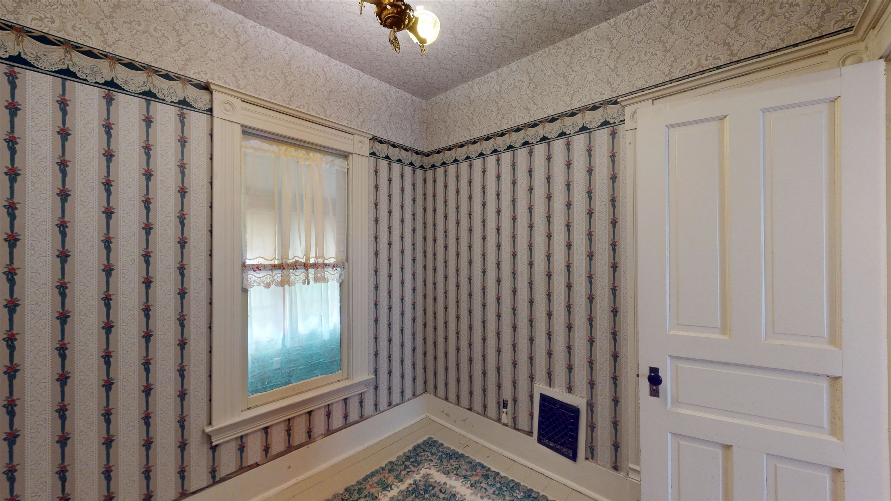 201 S VINE AVENUE, Marshfield, Wisconsin 54449, 5 Bedrooms Bedrooms, ,2 BathroomsBathrooms,Residential,For Sale,201 S VINE AVENUE,22500928