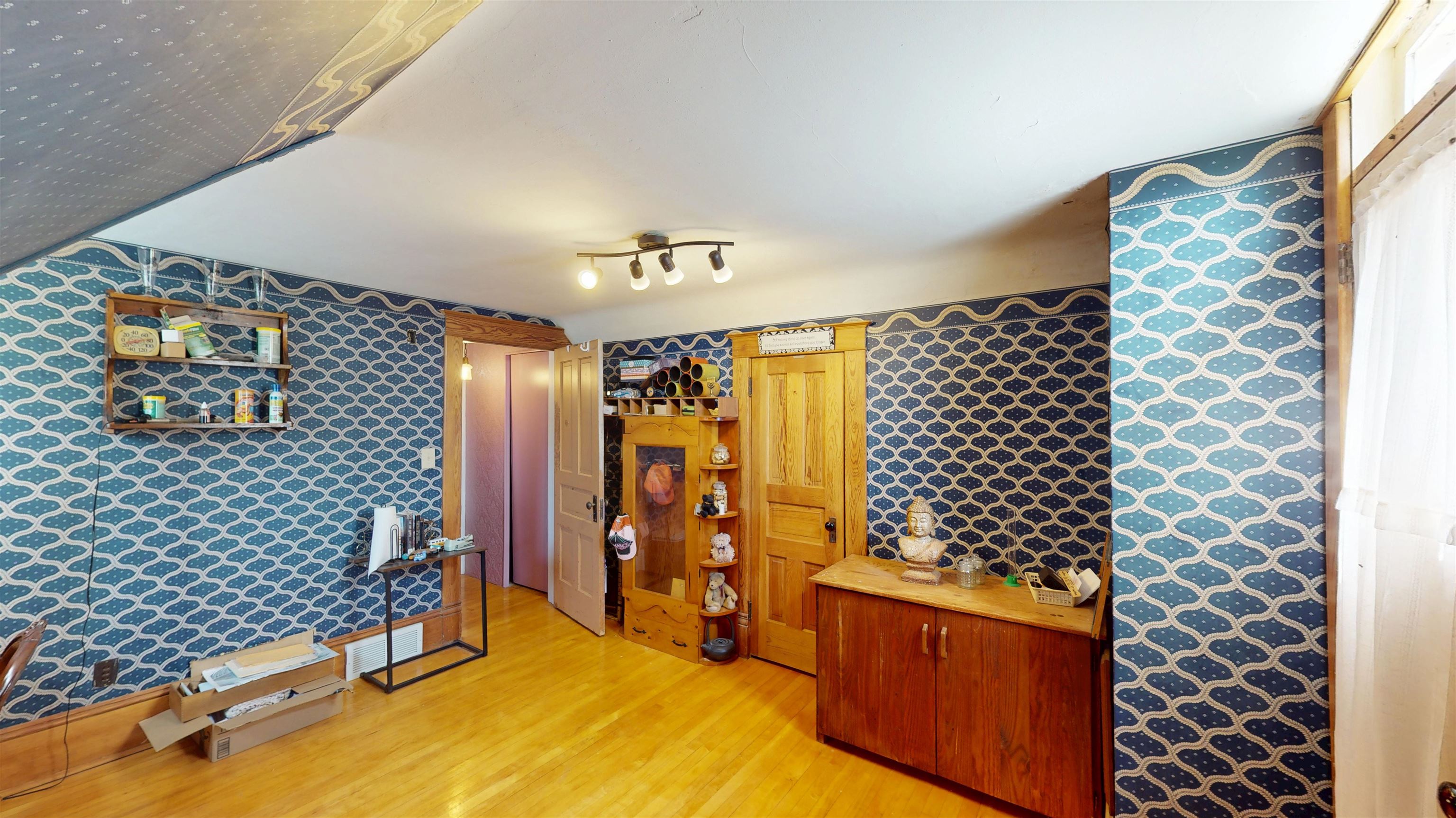 201 S VINE AVENUE, Marshfield, Wisconsin 54449, 5 Bedrooms Bedrooms, ,2 BathroomsBathrooms,Residential,For Sale,201 S VINE AVENUE,22500928