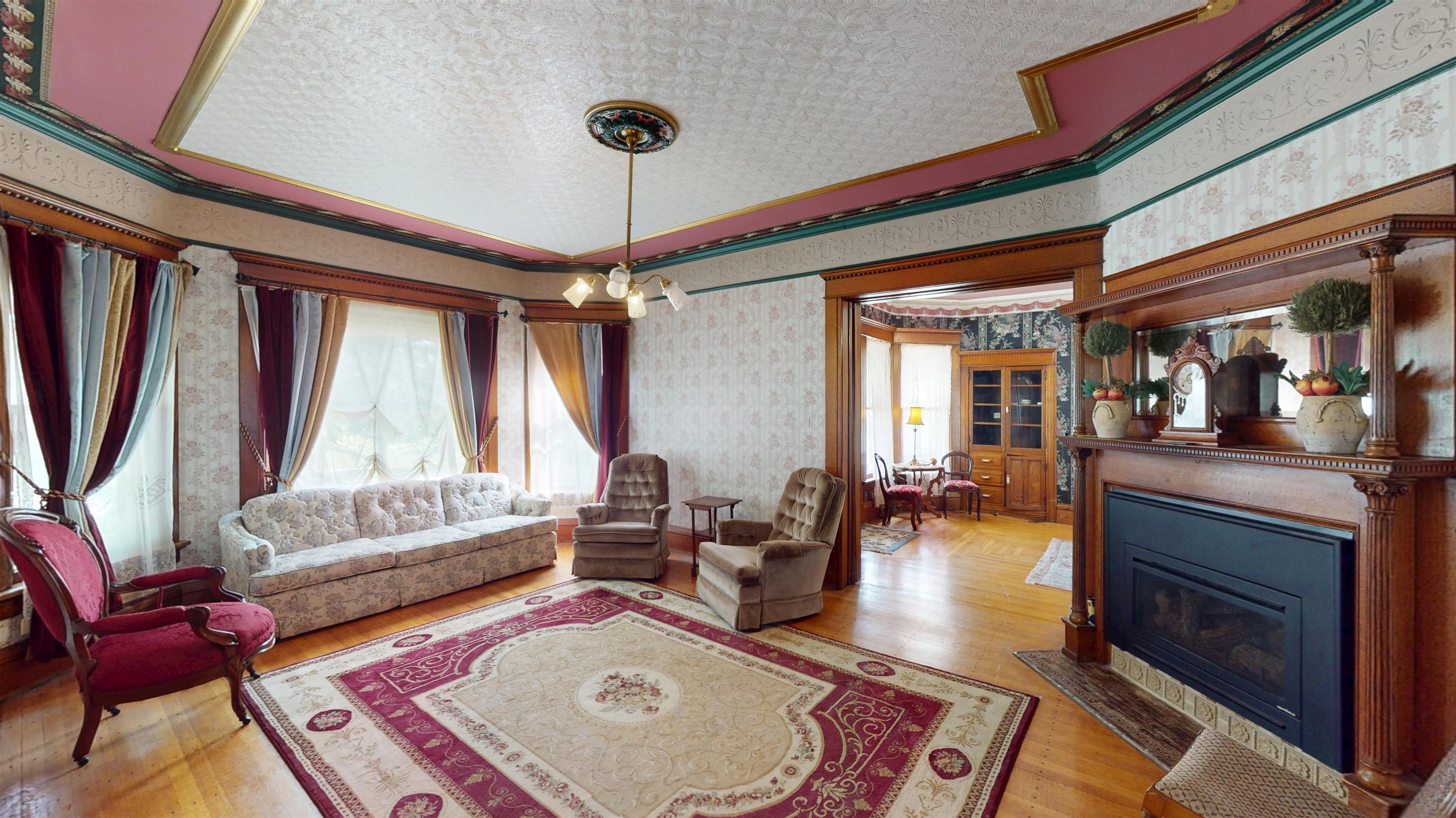 201 S VINE AVENUE, Marshfield, Wisconsin 54449, 5 Bedrooms Bedrooms, ,2 BathroomsBathrooms,Residential,For Sale,201 S VINE AVENUE,22500928