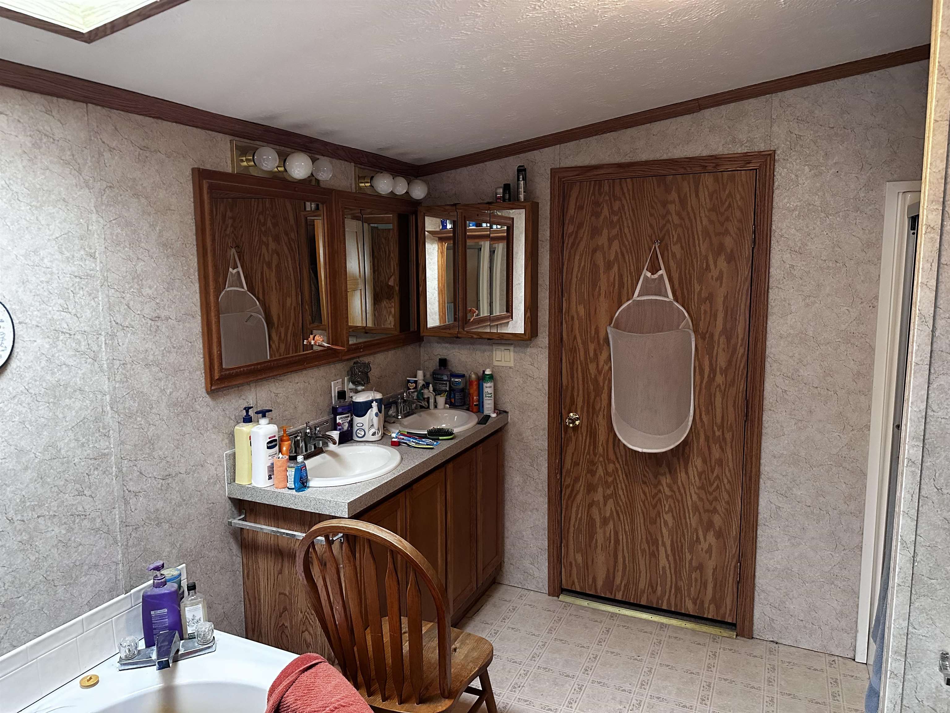 7962 N STATE HIGHWAY 45, Eland, Wisconsin 54427, 4 Bedrooms Bedrooms, ,2 BathroomsBathrooms,Residential,For Sale,7962 N STATE HIGHWAY 45,22502024