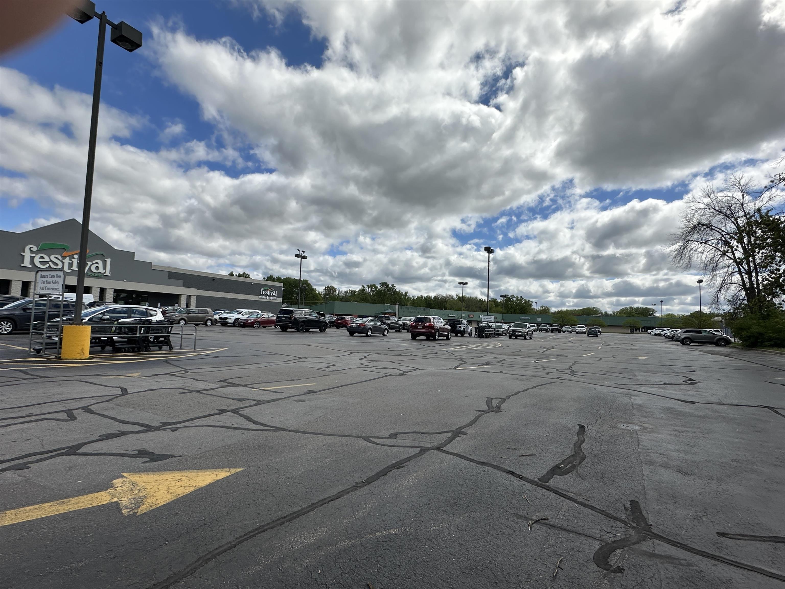 300 WOLF RIVER PLAZA, New London, Wisconsin 54961, ,Commercial/industrial,For Rent,300 WOLF RIVER PLAZA,22502344