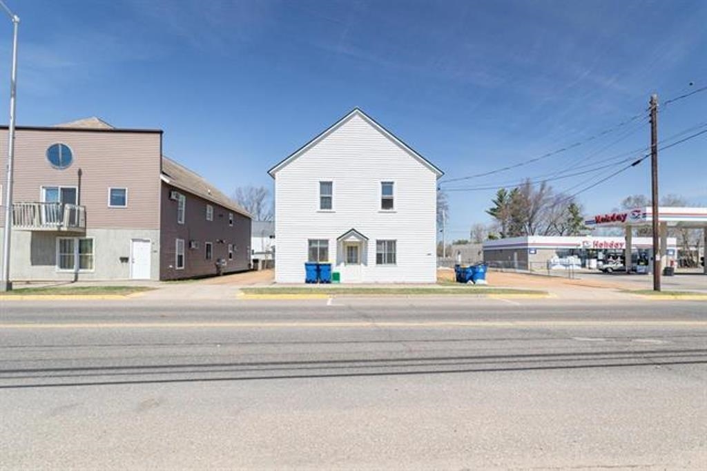 1322 W MAIN STREET, Merrill, Wisconsin 54452, 2 Bedrooms Bedrooms, 5 Rooms Rooms,1 BathroomBathrooms,Multi-family,For Sale,1322 W MAIN STREET,22502395
