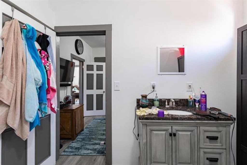 1322 W MAIN STREET, Merrill, Wisconsin 54452, 2 Bedrooms Bedrooms, 5 Rooms Rooms,1 BathroomBathrooms,Multi-family,For Sale,1322 W MAIN STREET,22502395