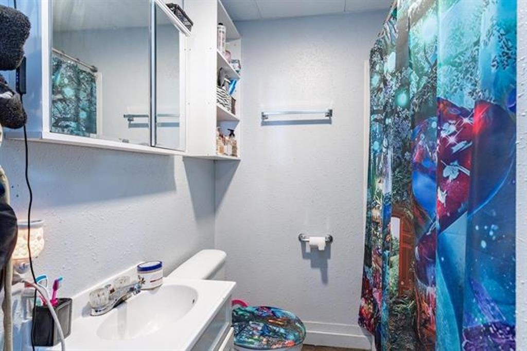 1322 W MAIN STREET, Merrill, Wisconsin 54452, 2 Bedrooms Bedrooms, 5 Rooms Rooms,1 BathroomBathrooms,Multi-family,For Sale,1322 W MAIN STREET,22502395