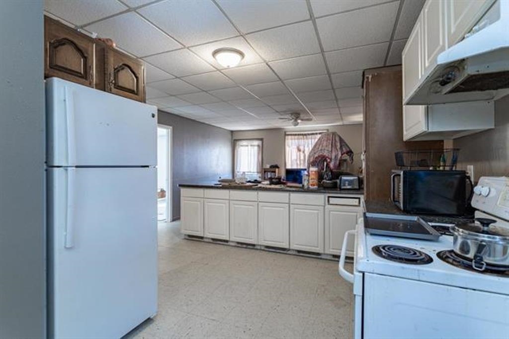 1322 W MAIN STREET, Merrill, Wisconsin 54452, 2 Bedrooms Bedrooms, 5 Rooms Rooms,1 BathroomBathrooms,Multi-family,For Sale,1322 W MAIN STREET,22502395