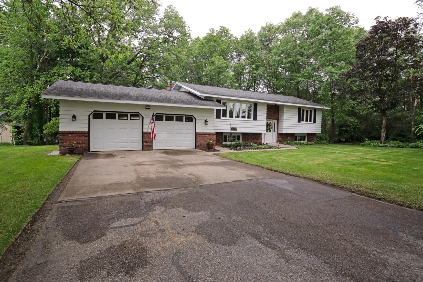 2410 SPRINGVILLE DRIVE, Plover, Wisconsin 54467, 4 Bedrooms Bedrooms, ,2 BathroomsBathrooms,Residential,For Sale,2410 SPRINGVILLE DRIVE,22502572