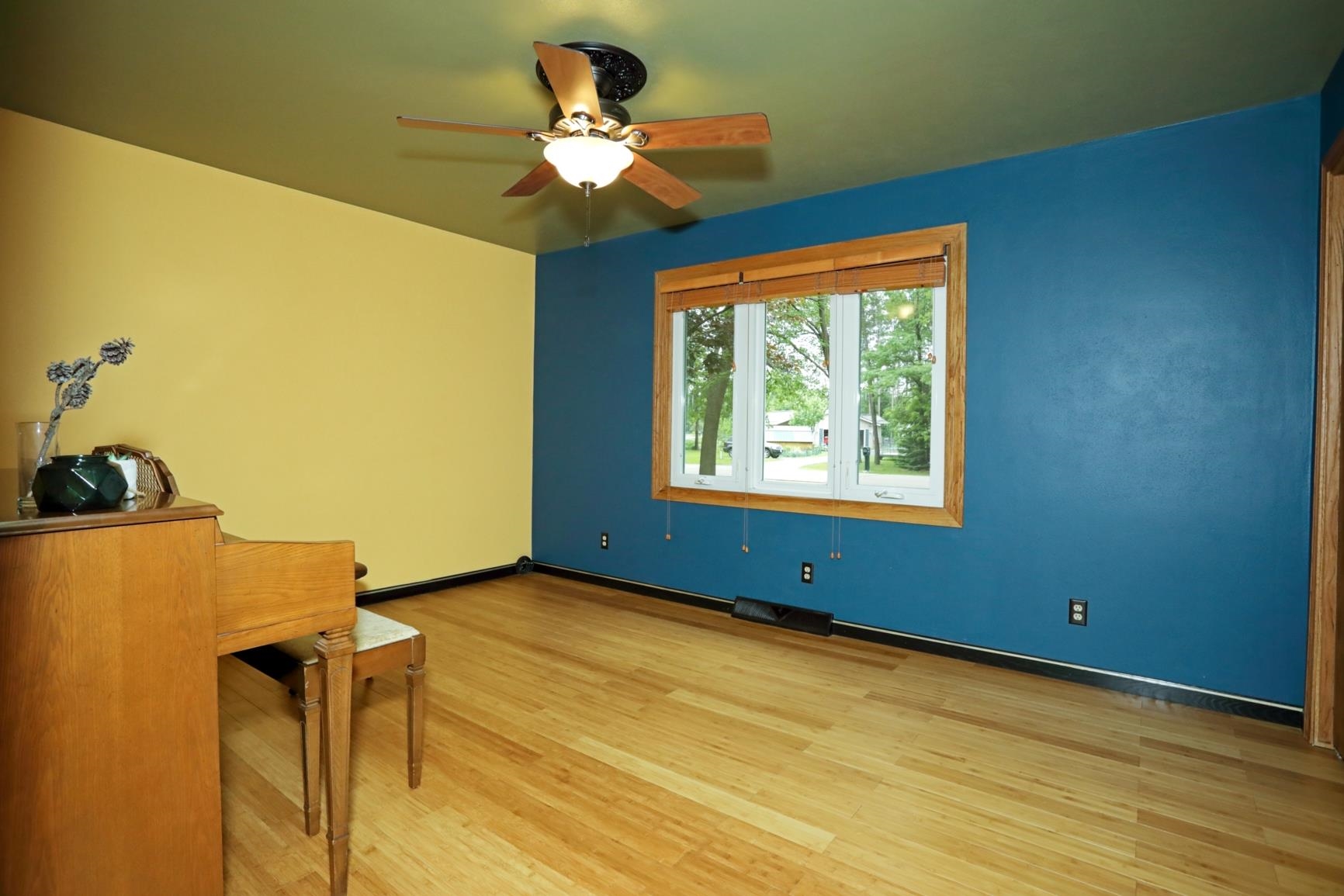 2410 SPRINGVILLE DRIVE, Plover, Wisconsin 54467, 4 Bedrooms Bedrooms, ,2 BathroomsBathrooms,Residential,For Sale,2410 SPRINGVILLE DRIVE,22502572