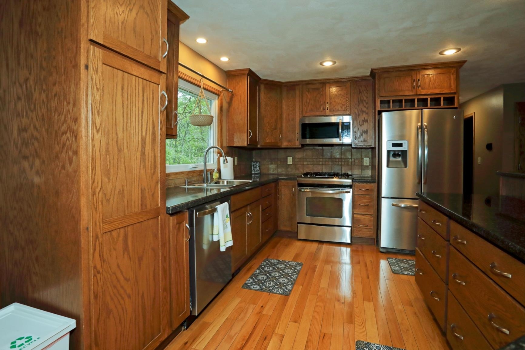 2410 SPRINGVILLE DRIVE, Plover, Wisconsin 54467, 4 Bedrooms Bedrooms, ,2 BathroomsBathrooms,Residential,For Sale,2410 SPRINGVILLE DRIVE,22502572