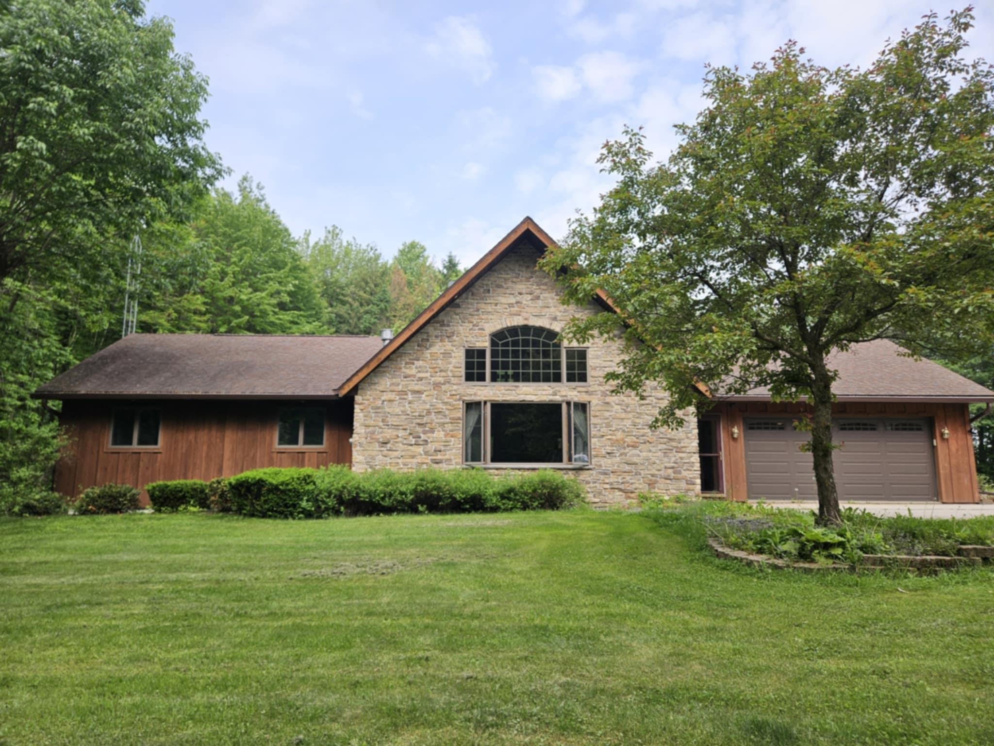 200890 ROBIN ROAD, Marshfield, Wisconsin 54449, 5 Bedrooms Bedrooms, ,4 BathroomsBathrooms,Residential,For Sale,200890 ROBIN ROAD,22502659