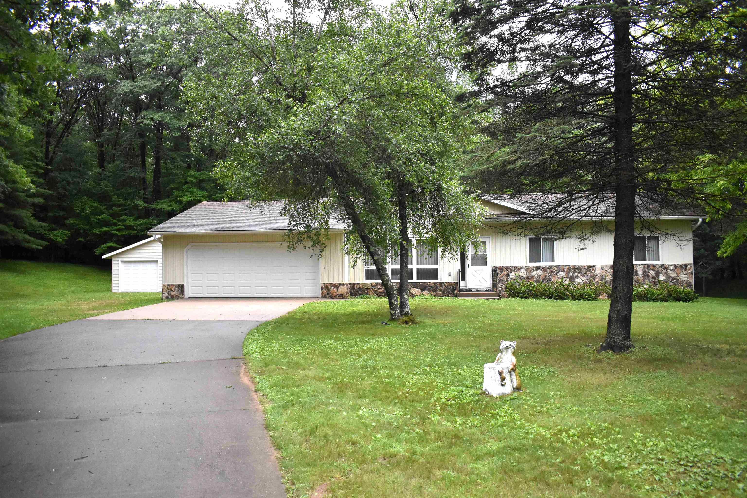 927 S OAKWOOD STREET, Hancock, Wisconsin 54943, 3 Bedrooms Bedrooms, ,1 BathroomBathrooms,Residential,For Sale,927 S OAKWOOD STREET,22503106