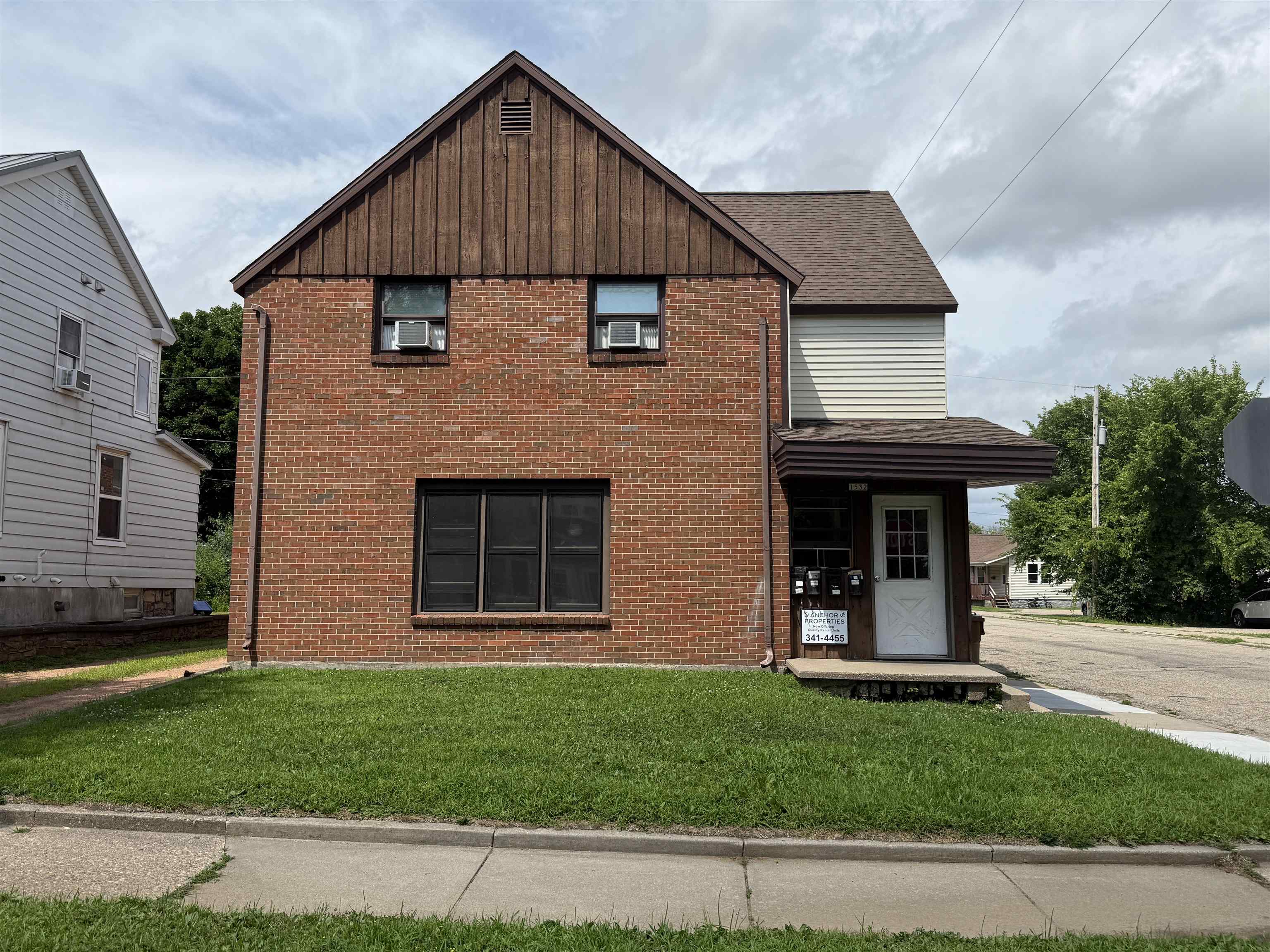 1532 COLLEGE AVENUE, Stevens Point, Wisconsin 54481, 4 Bedrooms Bedrooms, 7 Rooms Rooms,2 BathroomsBathrooms,Multi-family,For Sale,1532 COLLEGE AVENUE,22503545
