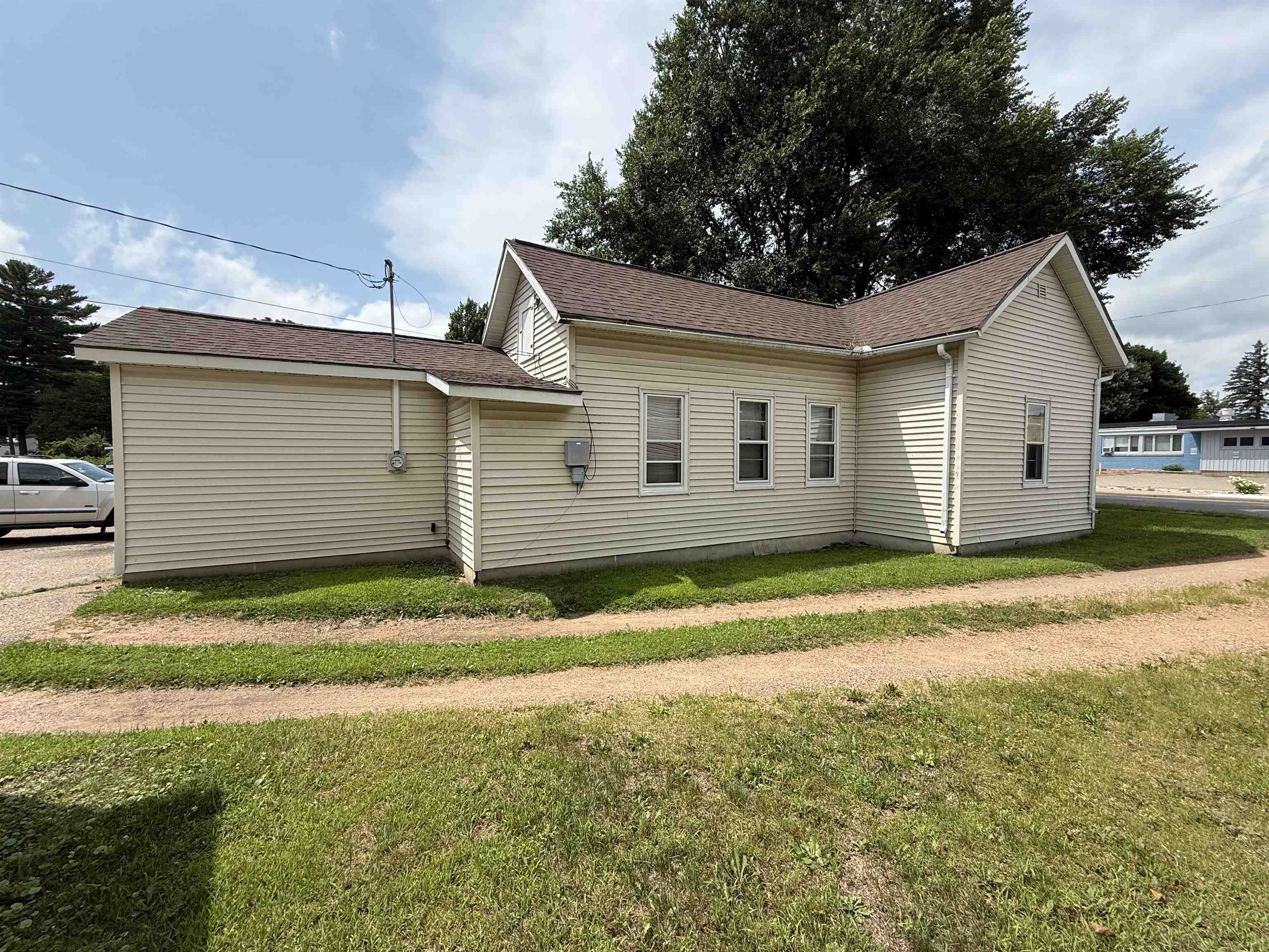 1532 COLLEGE AVENUE, Stevens Point, Wisconsin 54481, 4 Bedrooms Bedrooms, 7 Rooms Rooms,2 BathroomsBathrooms,Multi-family,For Sale,1532 COLLEGE AVENUE,22503545