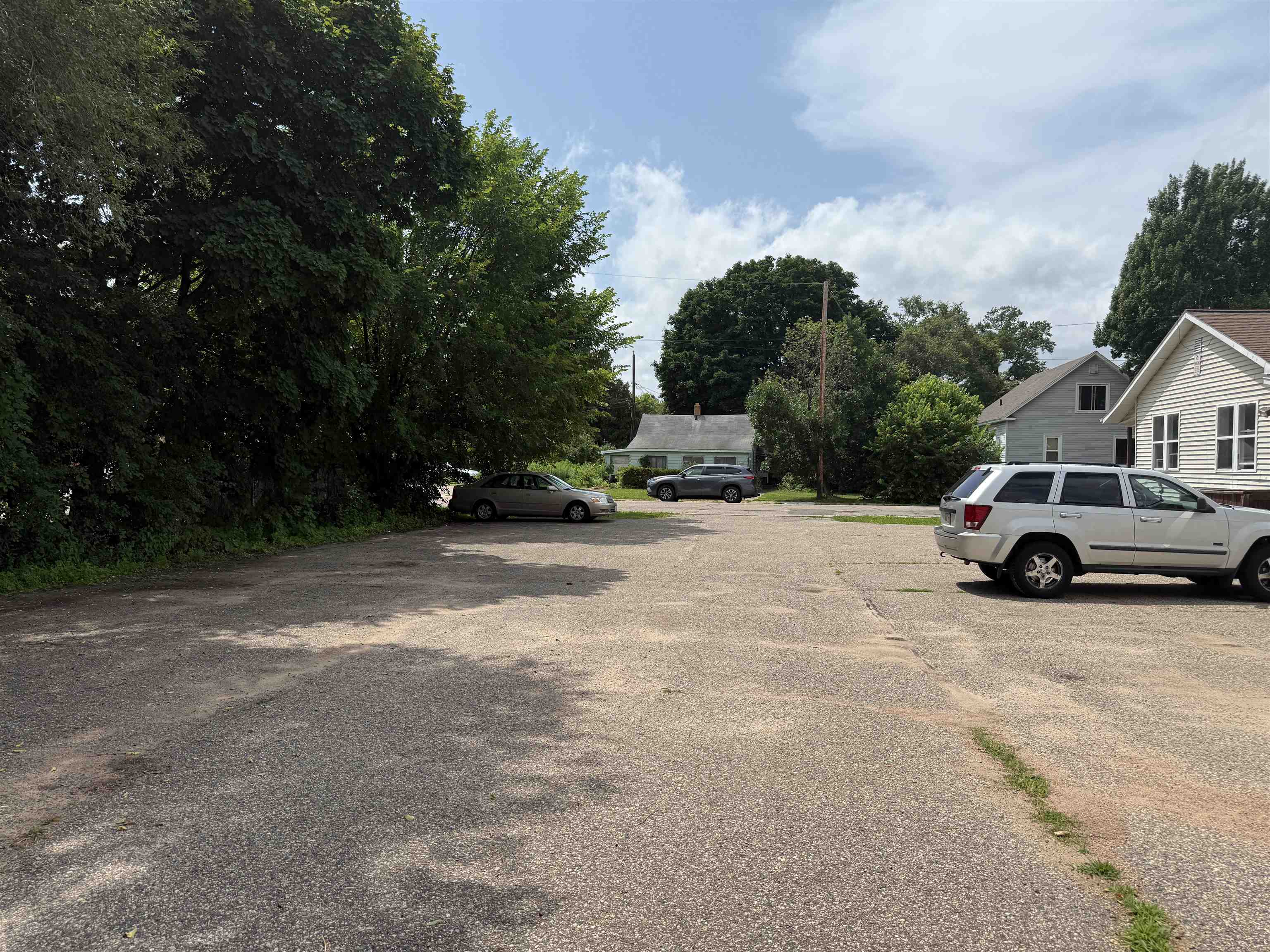 1532 COLLEGE AVENUE, Stevens Point, Wisconsin 54481, 4 Bedrooms Bedrooms, 7 Rooms Rooms,2 BathroomsBathrooms,Multi-family,For Sale,1532 COLLEGE AVENUE,22503545