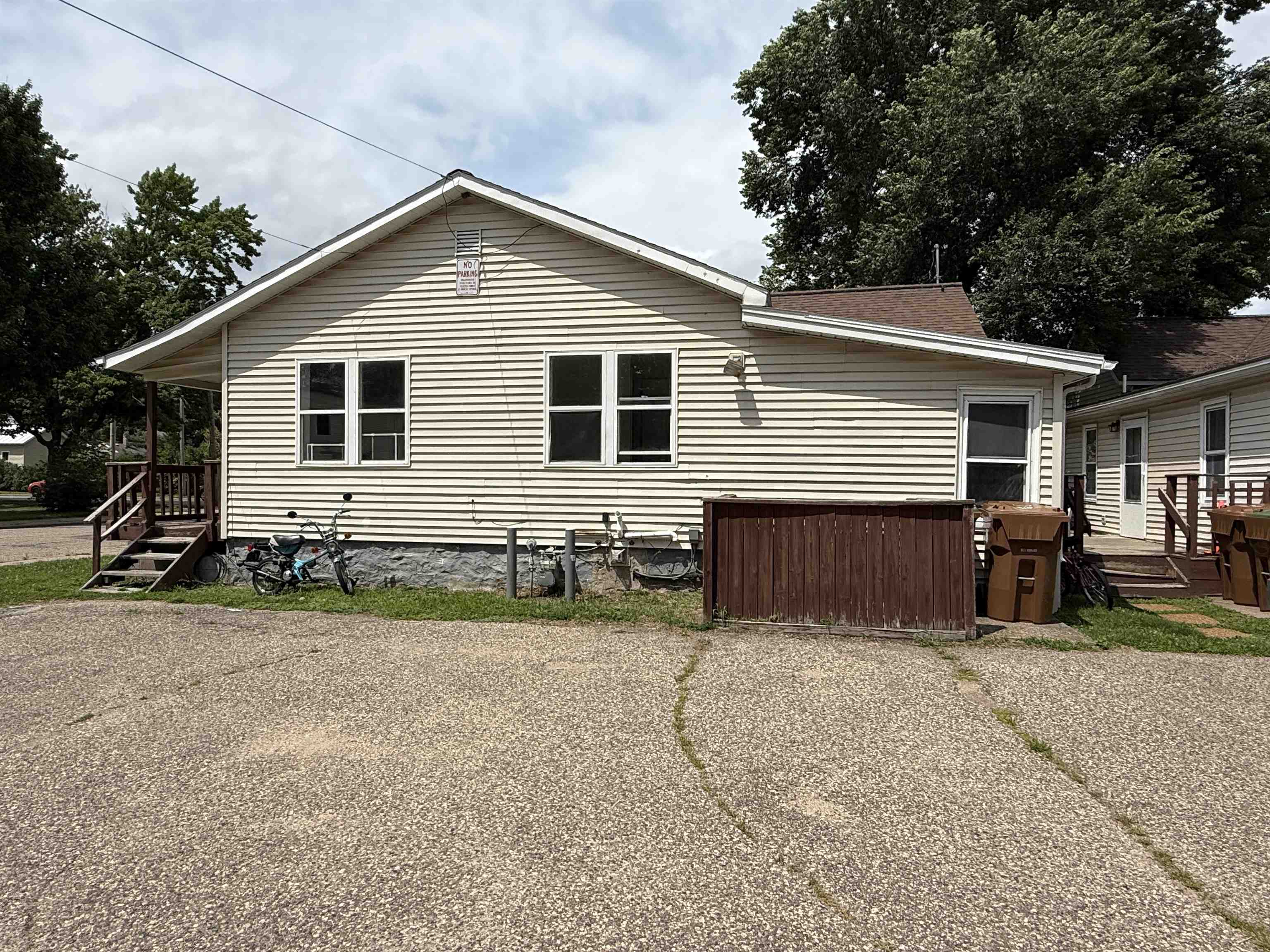 1532 COLLEGE AVENUE, Stevens Point, Wisconsin 54481, 4 Bedrooms Bedrooms, 7 Rooms Rooms,2 BathroomsBathrooms,Multi-family,For Sale,1532 COLLEGE AVENUE,22503545