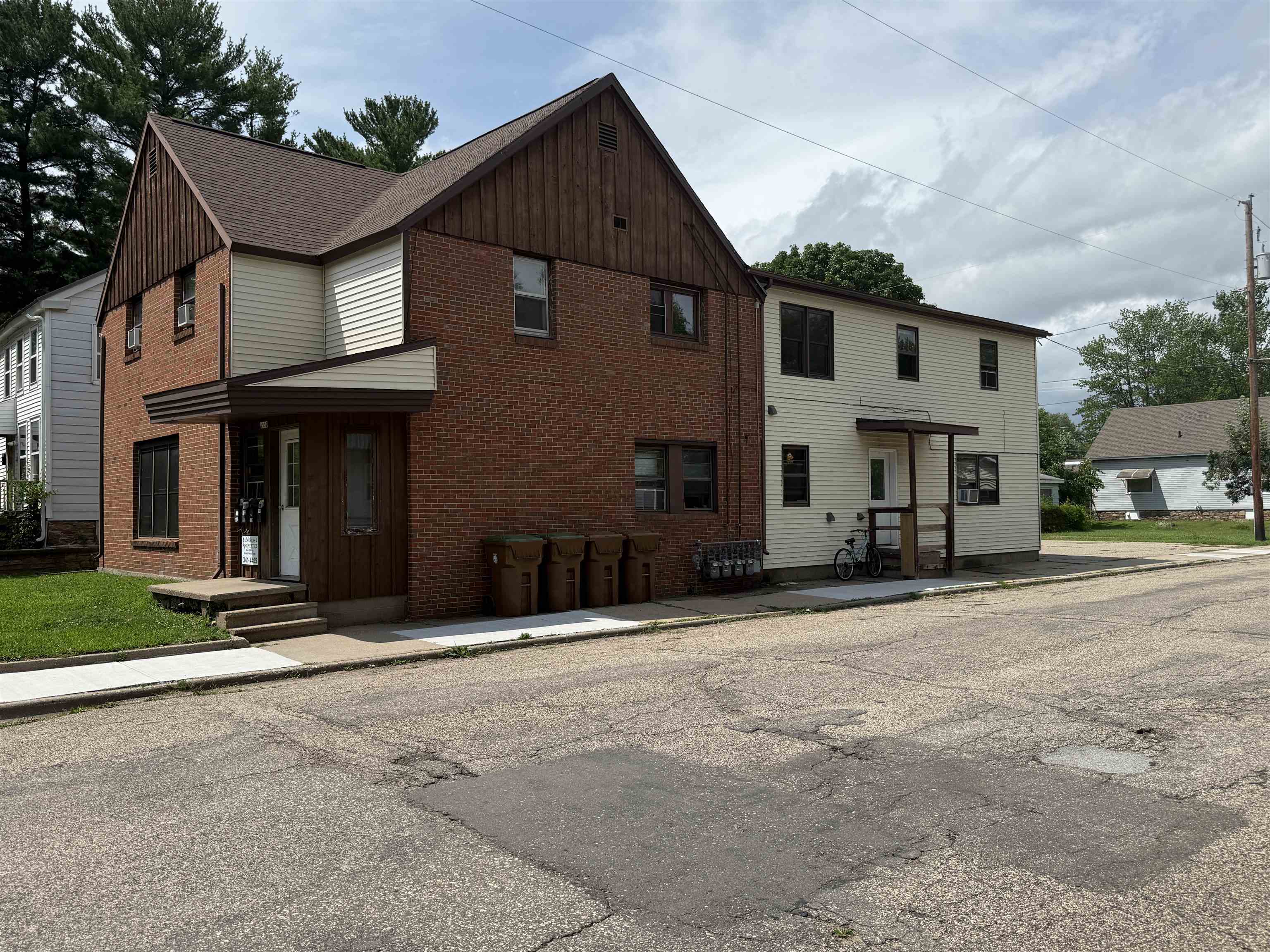 1532 COLLEGE AVENUE, Stevens Point, Wisconsin 54481, 4 Bedrooms Bedrooms, 7 Rooms Rooms,2 BathroomsBathrooms,Multi-family,For Sale,1532 COLLEGE AVENUE,22503545