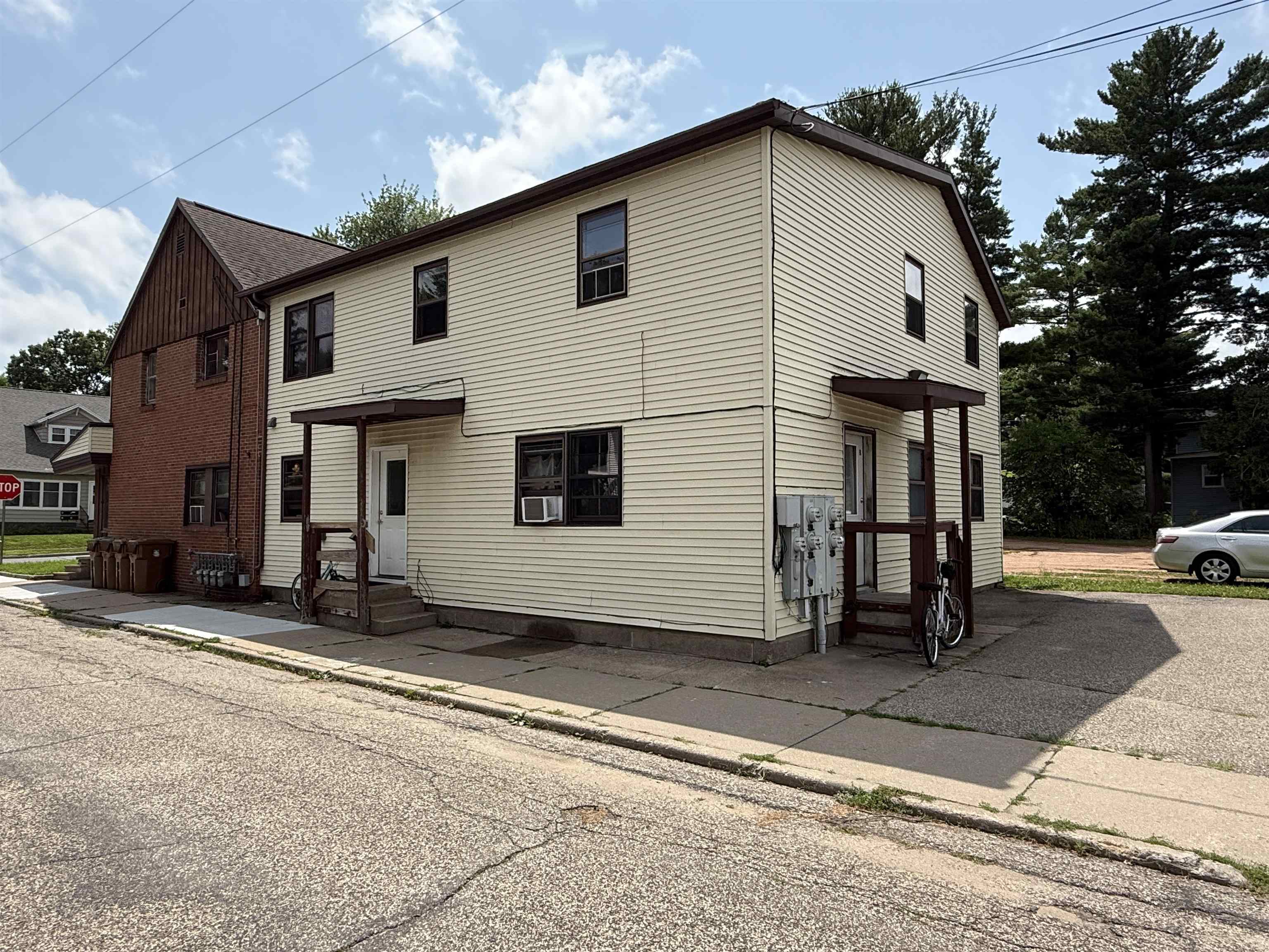1532 COLLEGE AVENUE, Stevens Point, Wisconsin 54481, 4 Bedrooms Bedrooms, 7 Rooms Rooms,2 BathroomsBathrooms,Multi-family,For Sale,1532 COLLEGE AVENUE,22503545