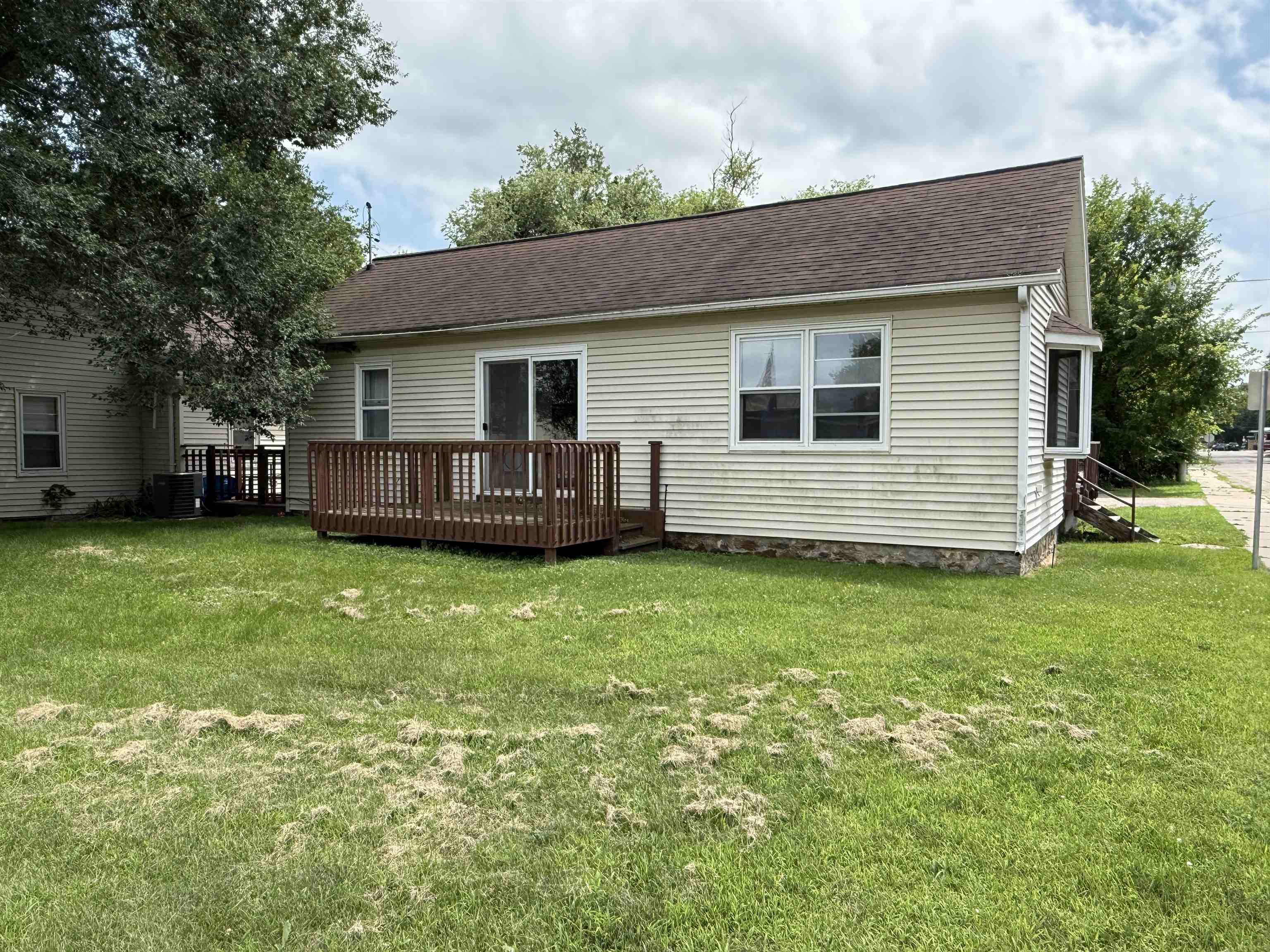 1532 COLLEGE AVENUE, Stevens Point, Wisconsin 54481, 4 Bedrooms Bedrooms, 7 Rooms Rooms,2 BathroomsBathrooms,Multi-family,For Sale,1532 COLLEGE AVENUE,22503545