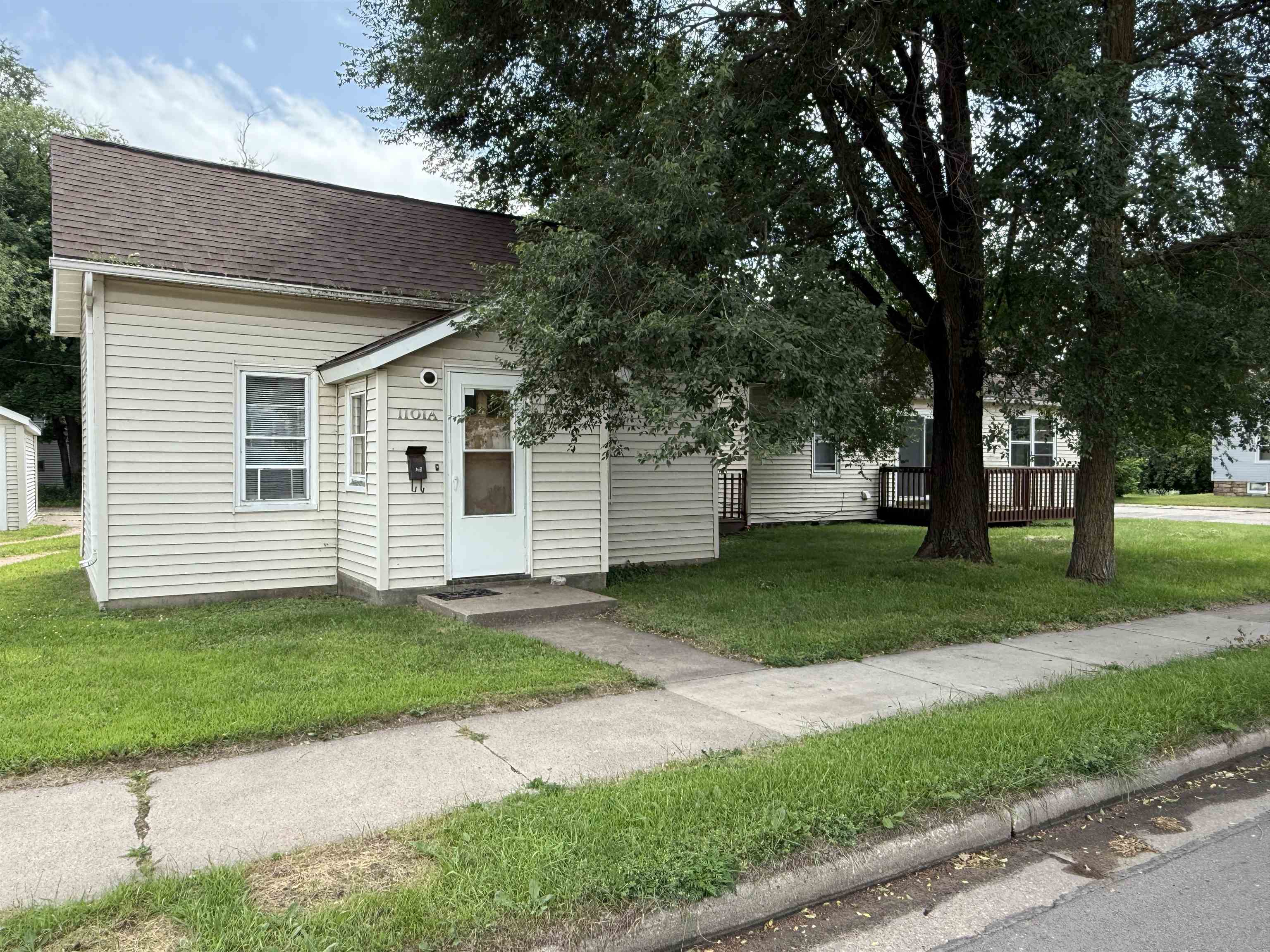 1532 COLLEGE AVENUE, Stevens Point, Wisconsin 54481, 4 Bedrooms Bedrooms, 7 Rooms Rooms,2 BathroomsBathrooms,Multi-family,For Sale,1532 COLLEGE AVENUE,22503545
