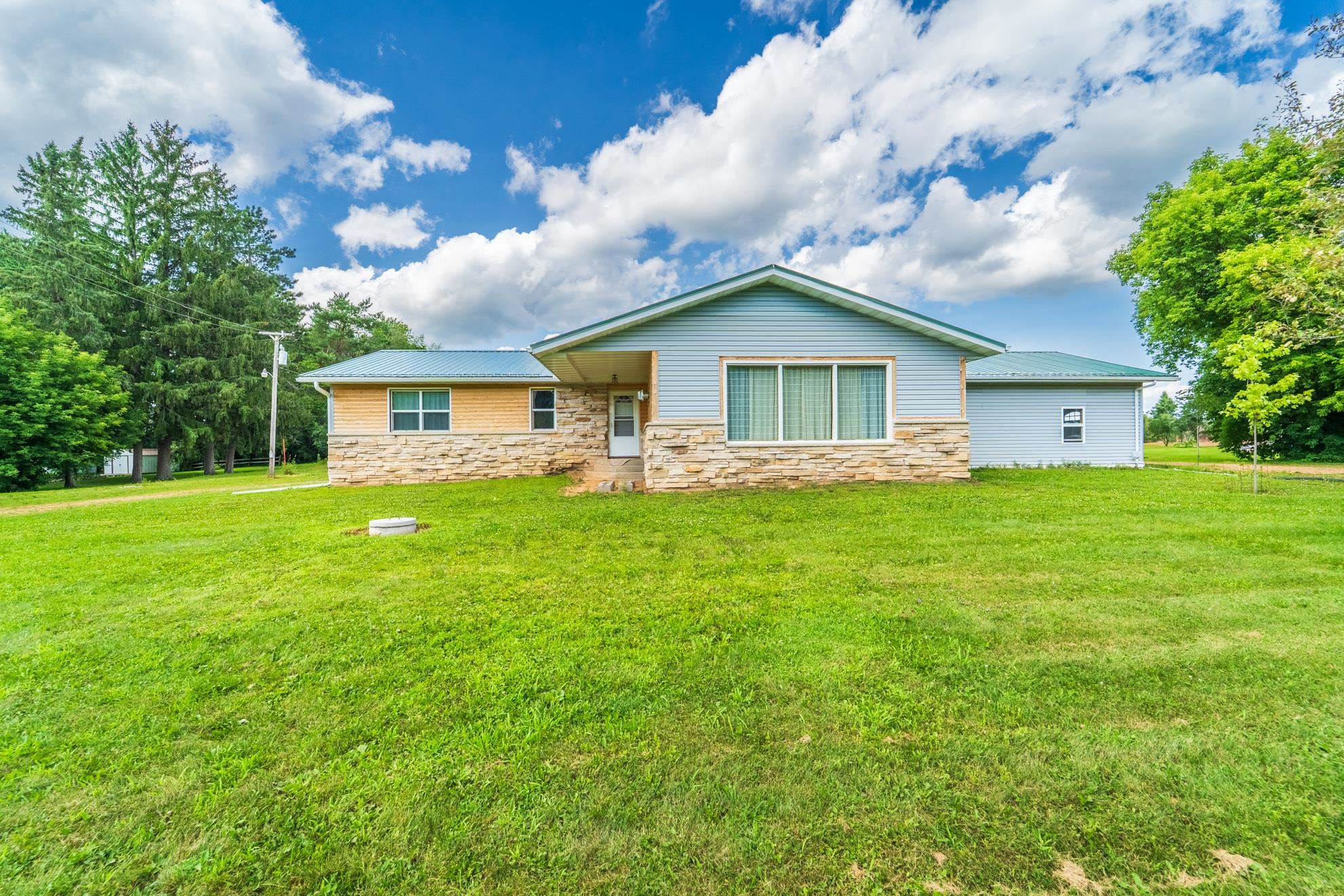 190 COUNTY ROAD N, Birnamwood, Wisconsin 54414, 3 Bedrooms Bedrooms, ,2 BathroomsBathrooms,Residential,For Sale,190 COUNTY ROAD N,22503566