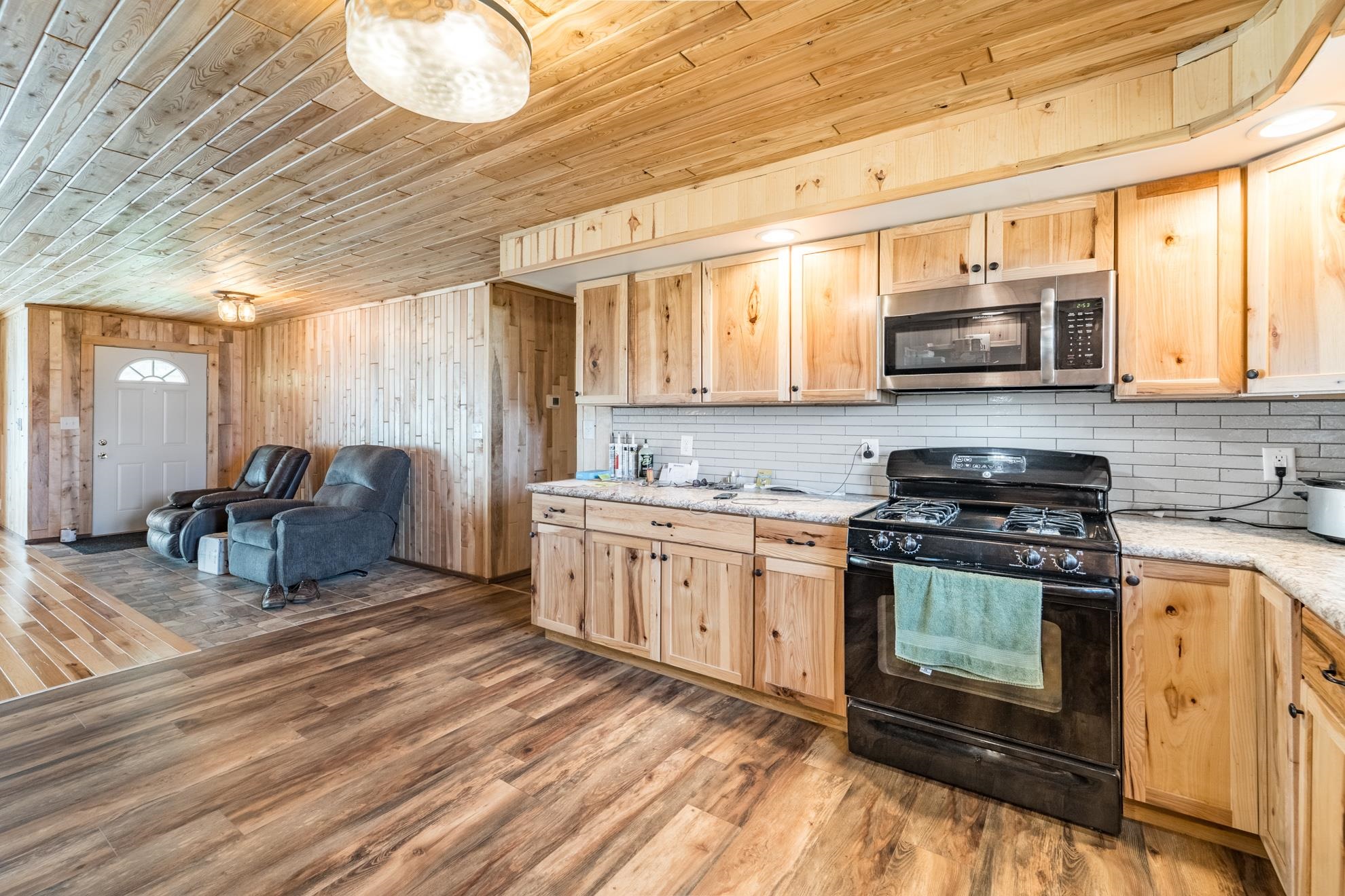 190 COUNTY ROAD N, Birnamwood, Wisconsin 54414, 3 Bedrooms Bedrooms, ,2 BathroomsBathrooms,Residential,For Sale,190 COUNTY ROAD N,22503566