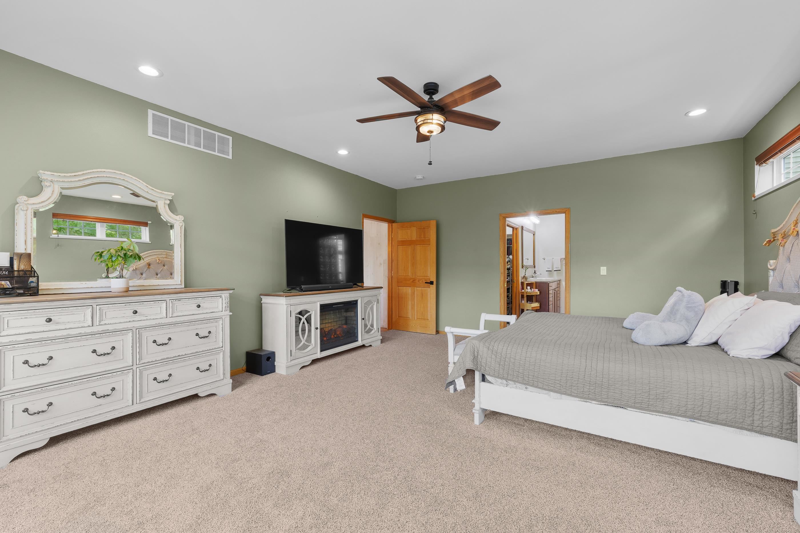 1100 JO PINE ROAD, Stevens Point, Wisconsin 54482, 5 Bedrooms Bedrooms, ,3 BathroomsBathrooms,Residential,For Sale,1100 JO PINE ROAD,22503813