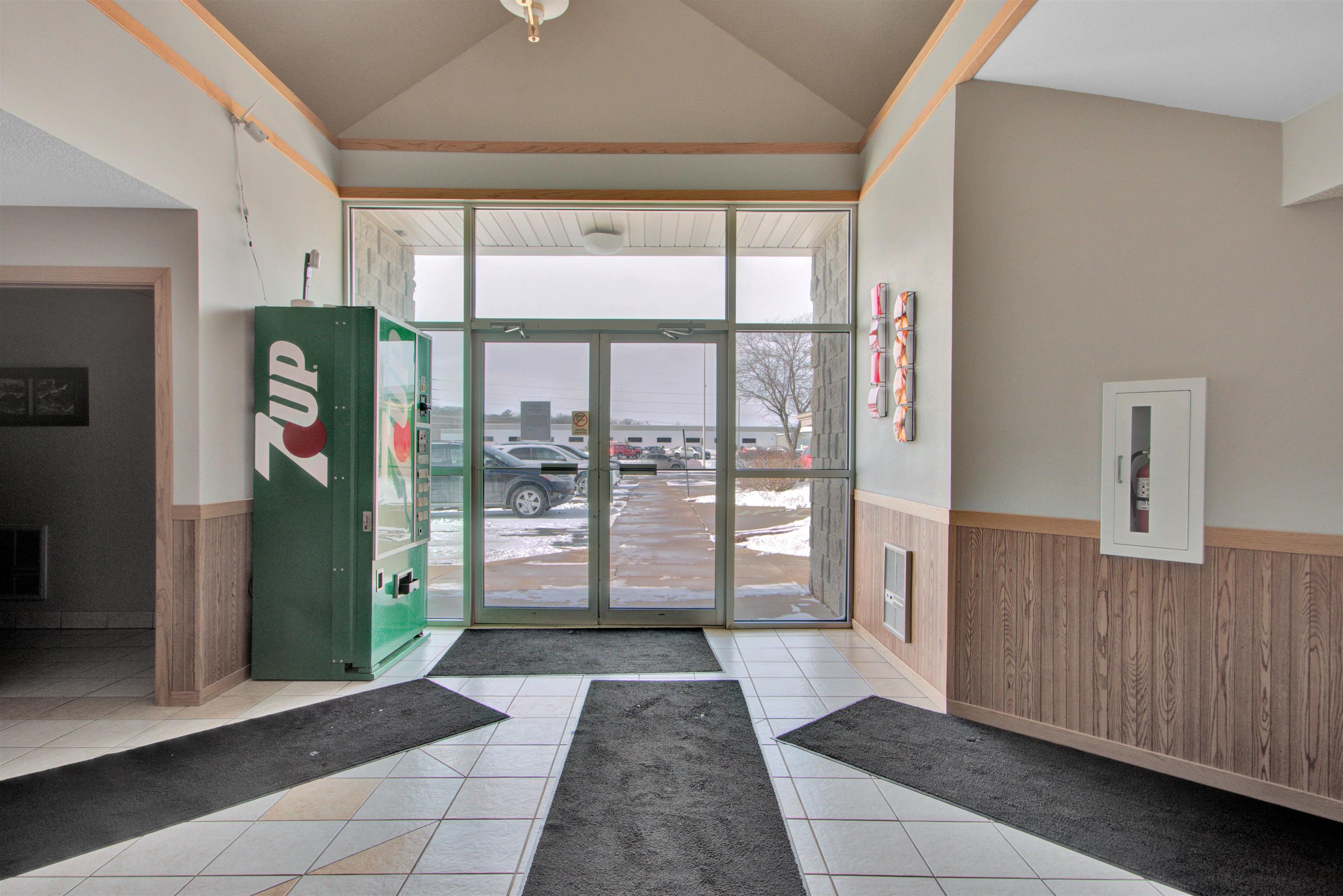 2001 S CENTRAL AVENUE, Marshfield, Wisconsin 54449, ,Commercial/industrial,For Rent,2001 S CENTRAL AVENUE,22503969