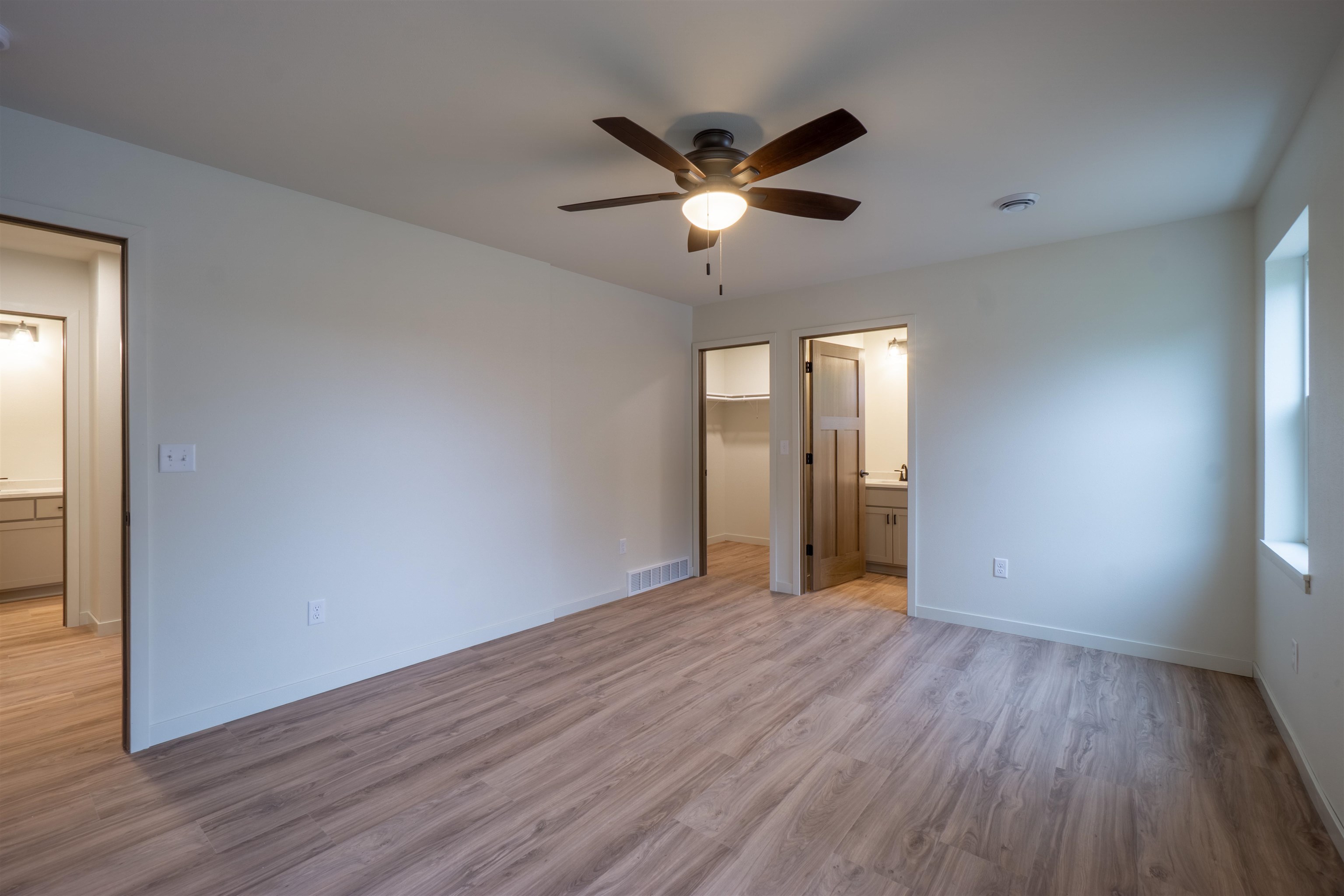 704 THORNAPPLE STREET, Marathon, Wisconsin 54448, 3 Bedrooms Bedrooms, ,3 BathroomsBathrooms,Residential,For Sale,704 THORNAPPLE STREET,22503977