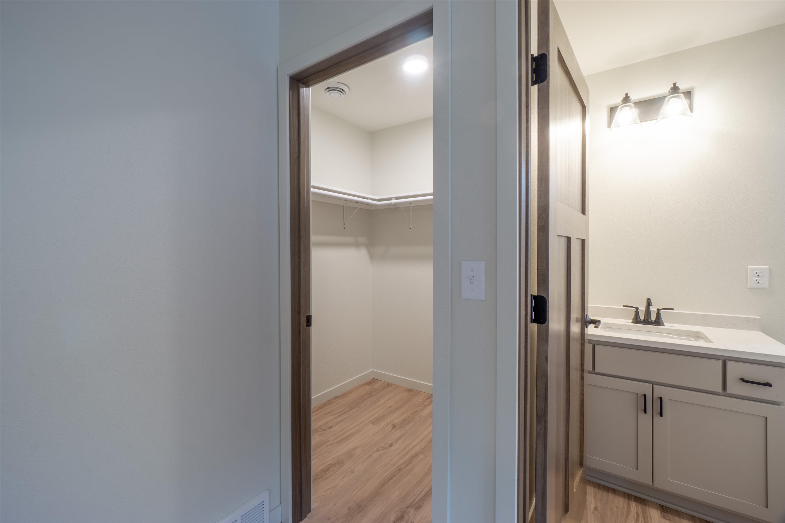 704 THORNAPPLE STREET, Marathon, Wisconsin 54448, 3 Bedrooms Bedrooms, ,3 BathroomsBathrooms,Residential,For Sale,704 THORNAPPLE STREET,22503977